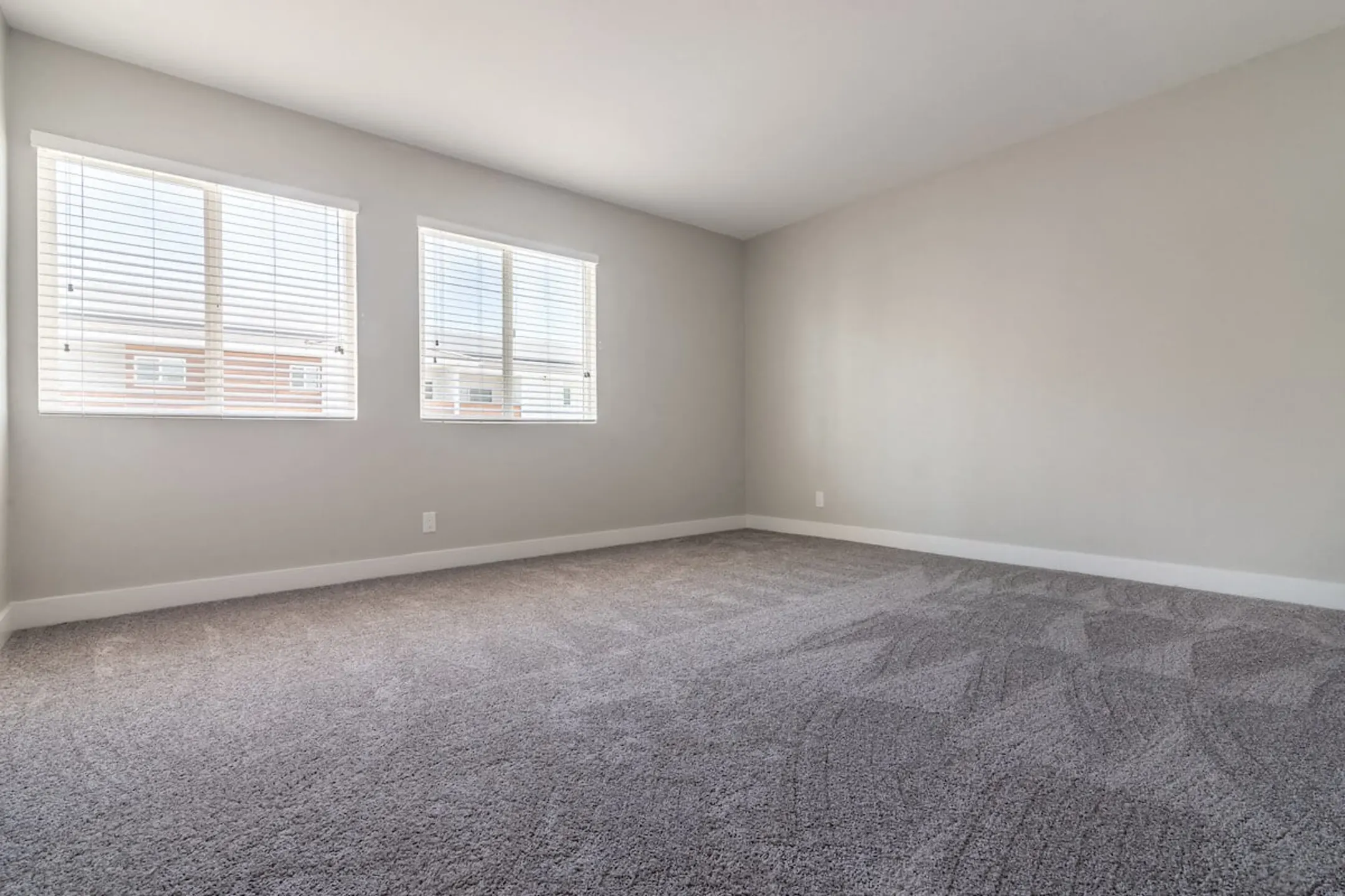 Bixby Hill Manor Apartments Long Beach, CA 90815