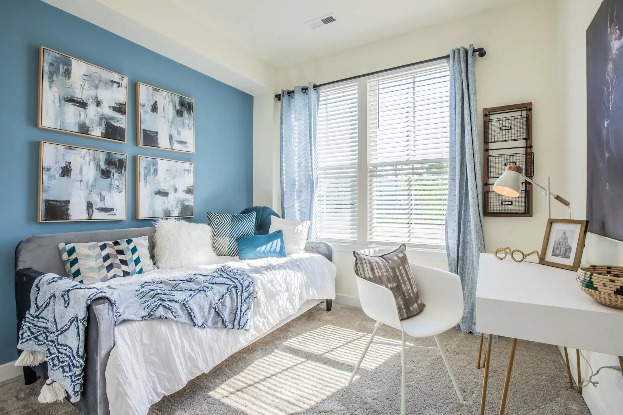 Queen City Townes Apartments Charlotte, NC 28217