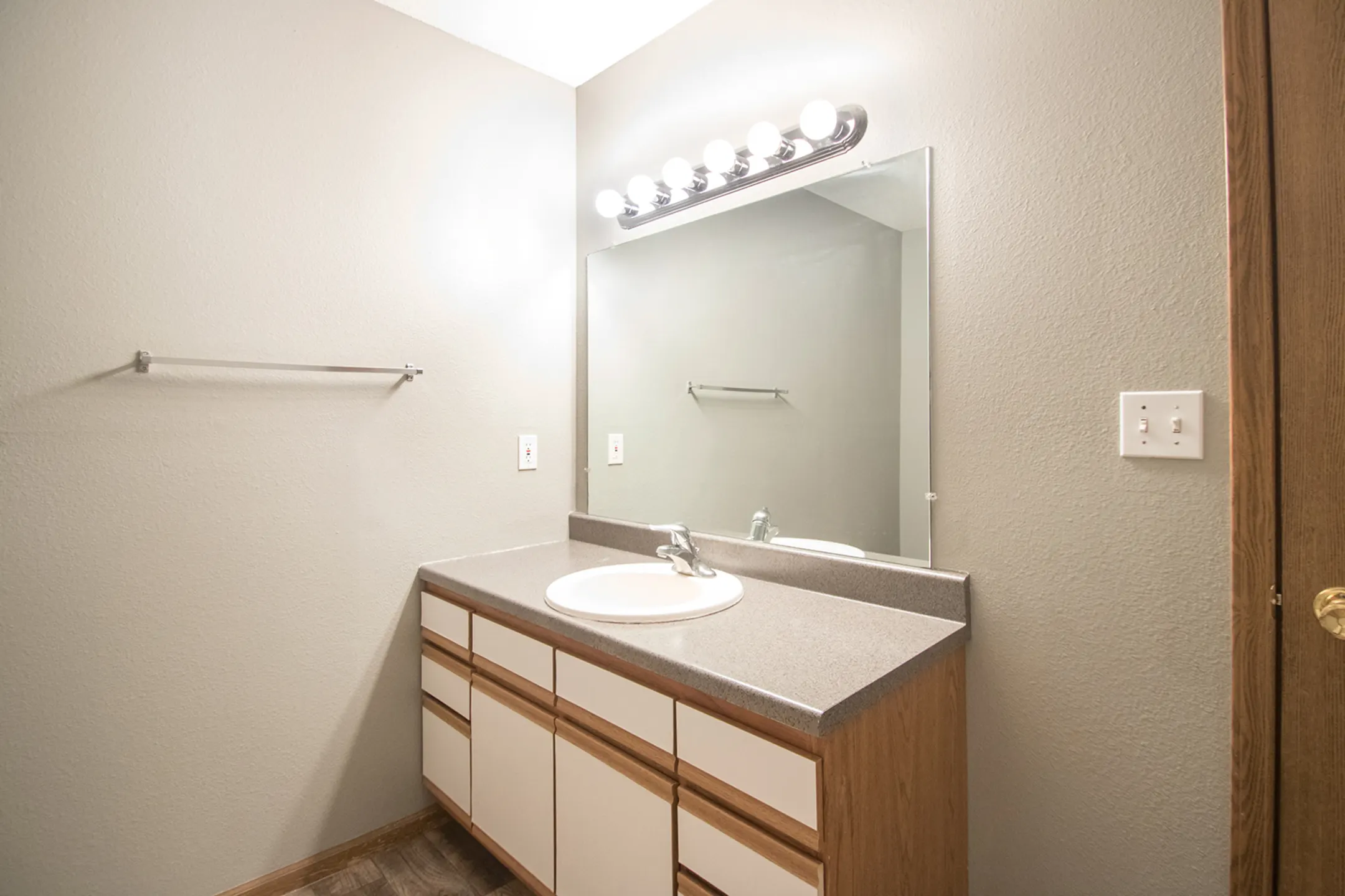 Marshall Apartments Apartments Lincoln, NE 68522