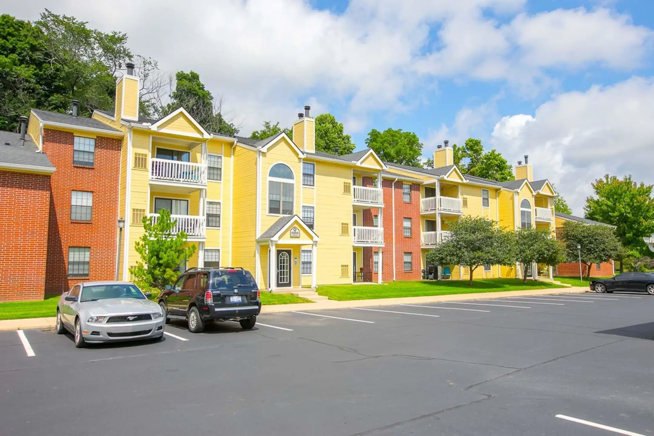 Summer Ridge Apartments 5545 Summer Ridge Blvd Kalamazoo, MI