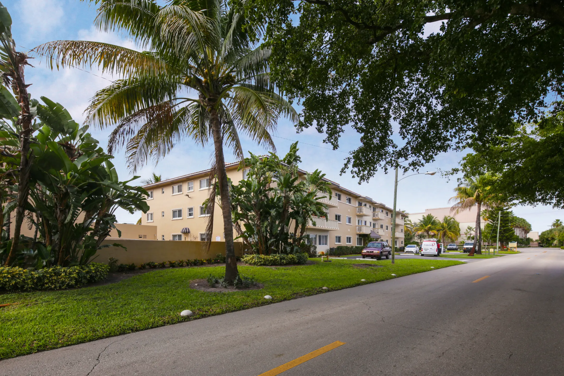 The Apartment People - Deerfield Beach, FL
