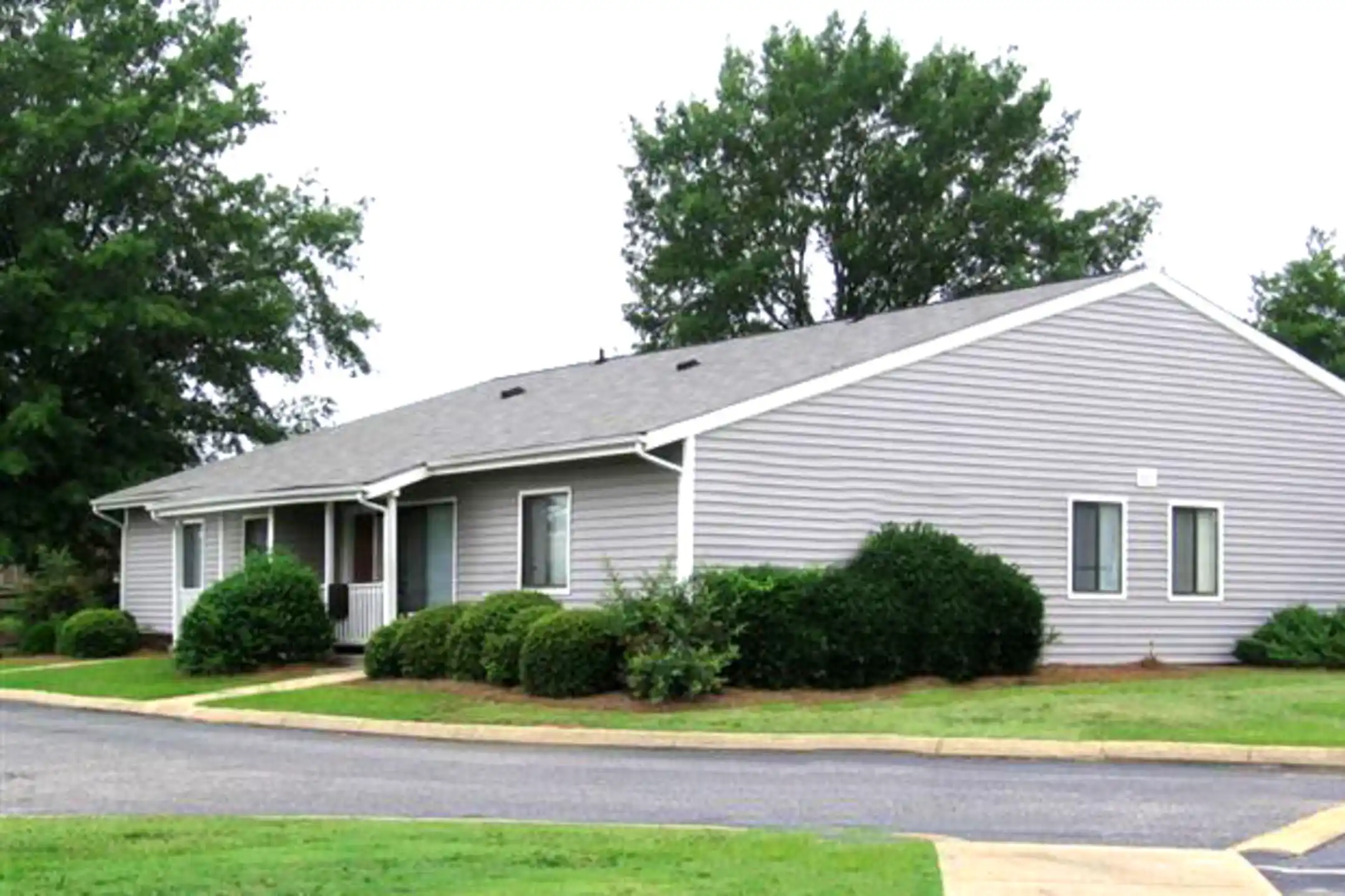 Amity Place Apartments Dunn, NC 28335