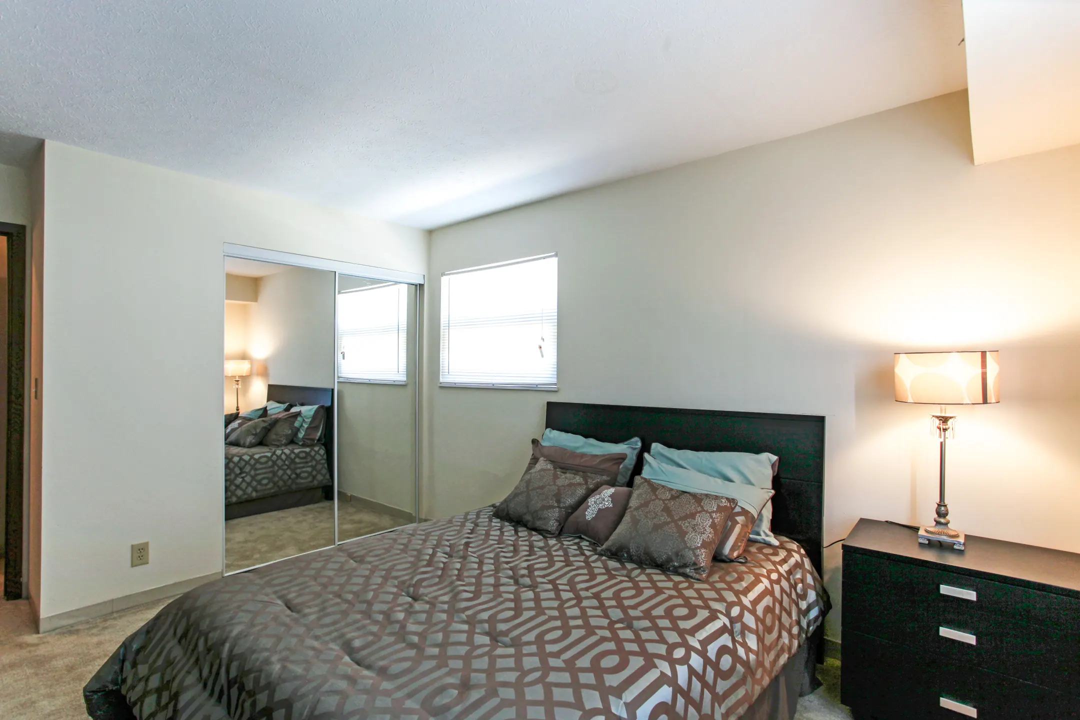 Bedroom - Bay Club Apartments - Willowick, OH