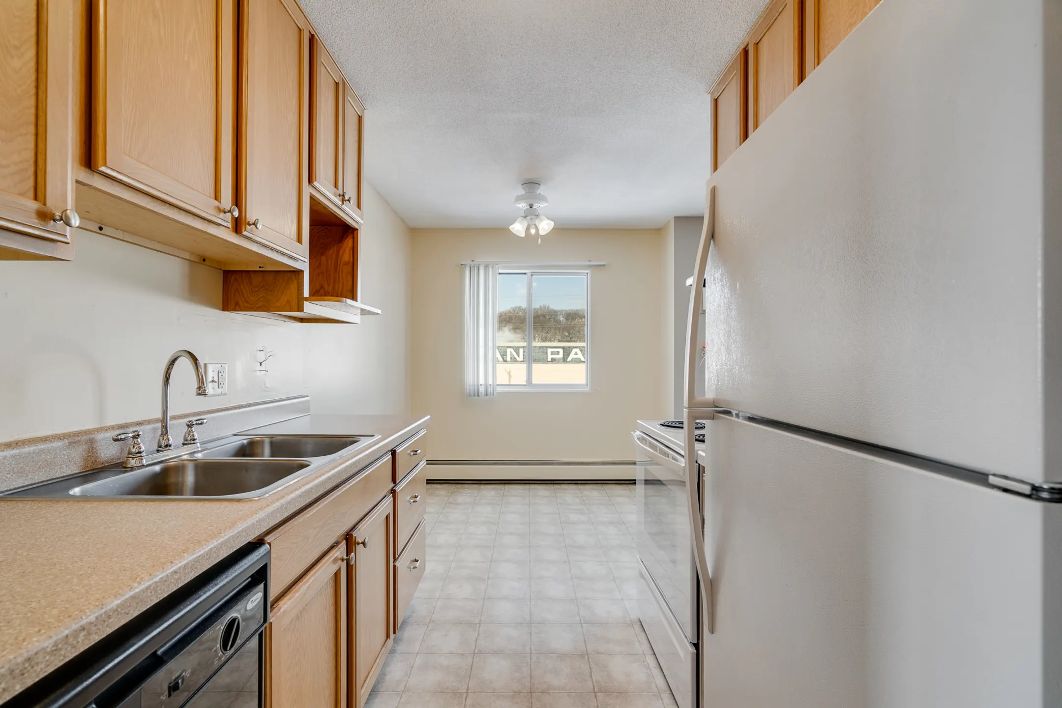 Kitchen - Shepard Terrace - Saint Paul, MN