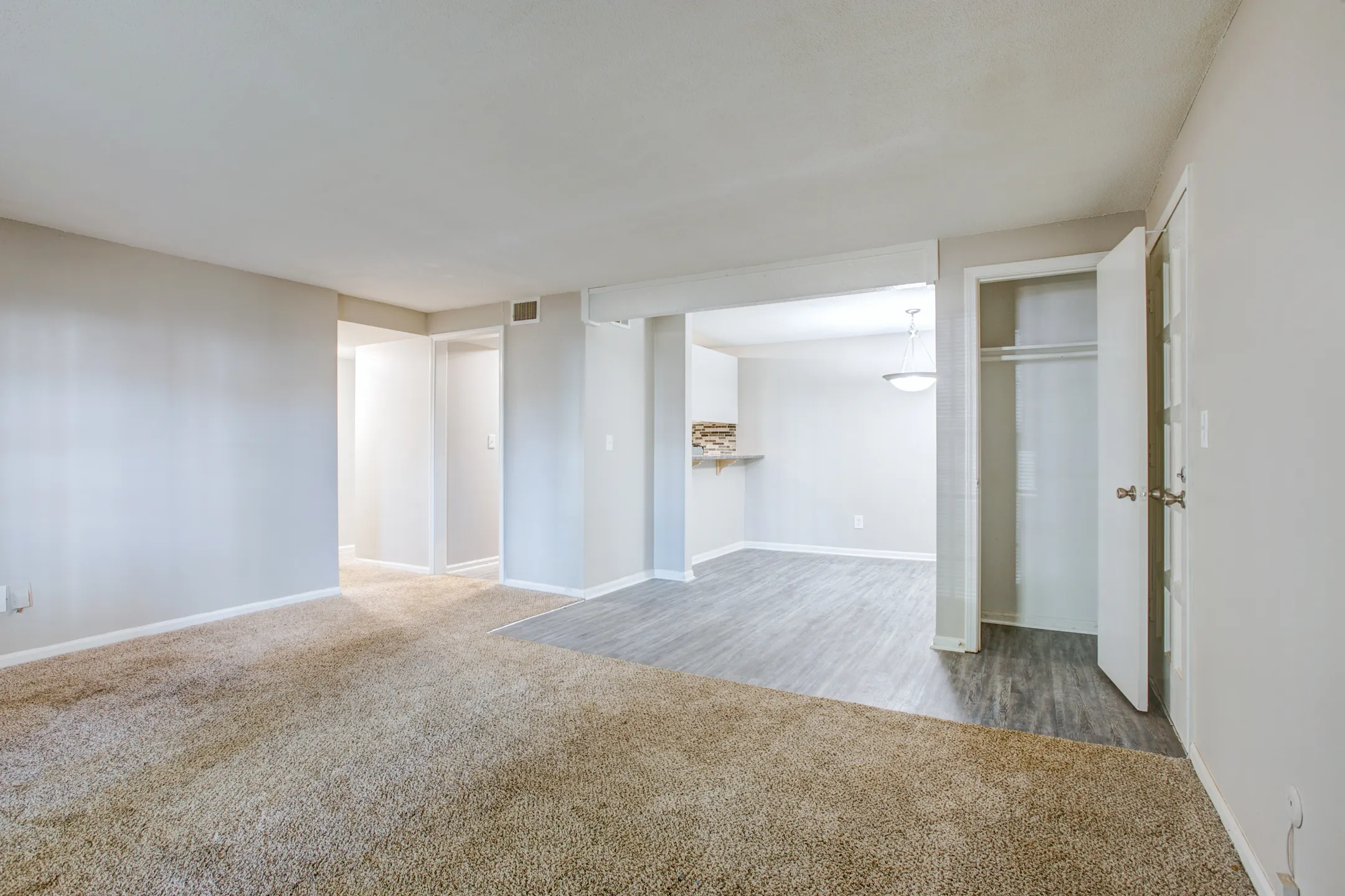 The Onyx at 67 Apartments Shawnee, KS 66203