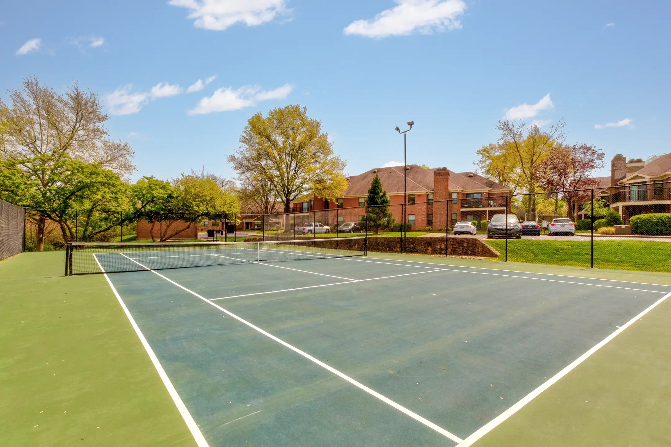 The Willows Of Plainview 9800 Willow Brook Cir Louisville, KY