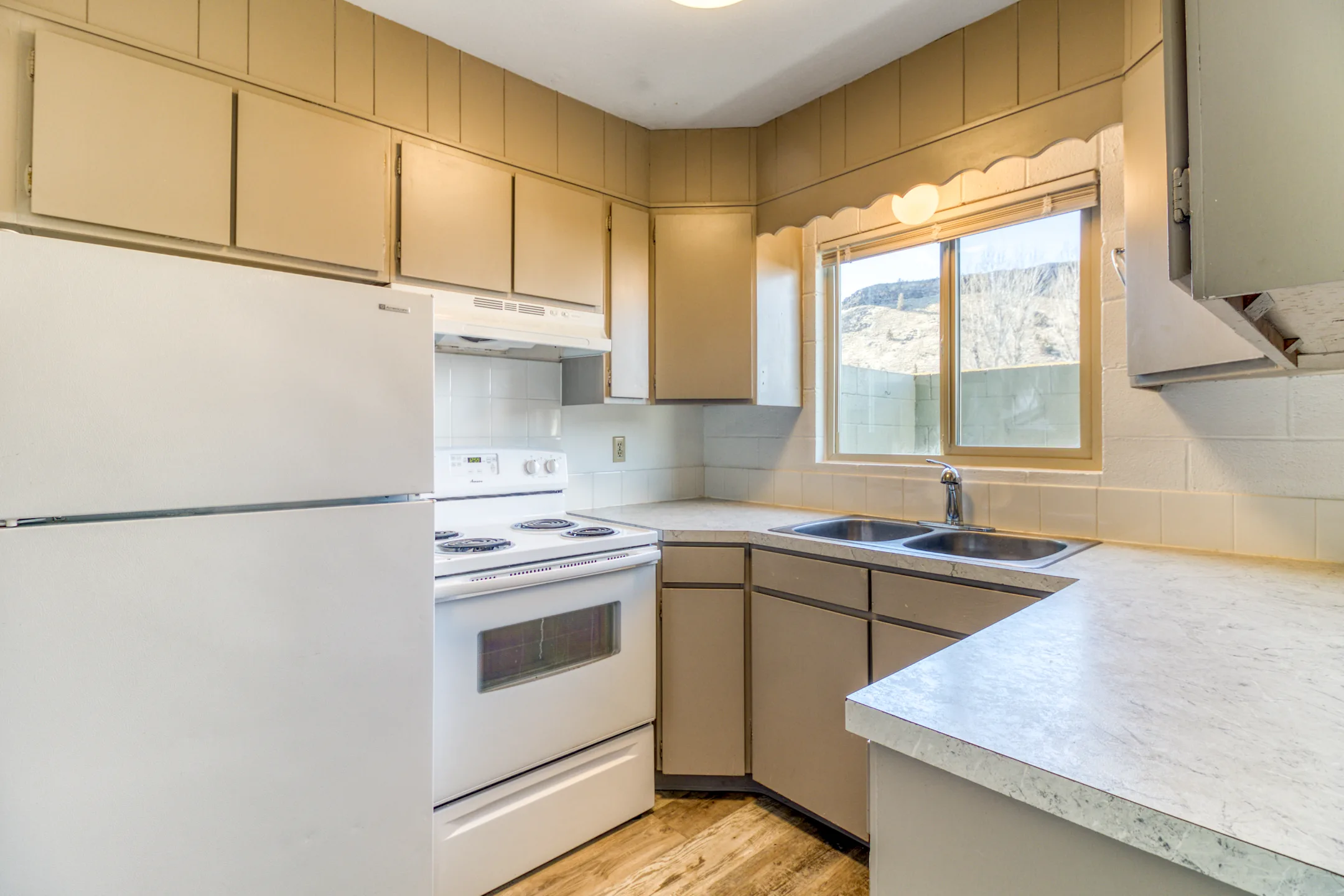 Rio Vista Townhomes 940 NW 2nd St Prineville, OR Apartments for