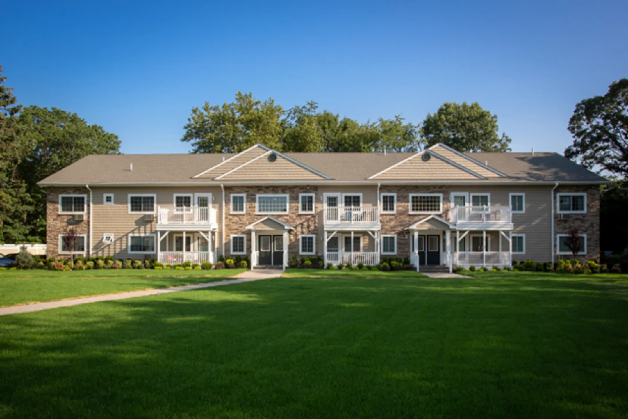 Fairfield Estates At St. James 206 Jefferson Ave Saint James, NY