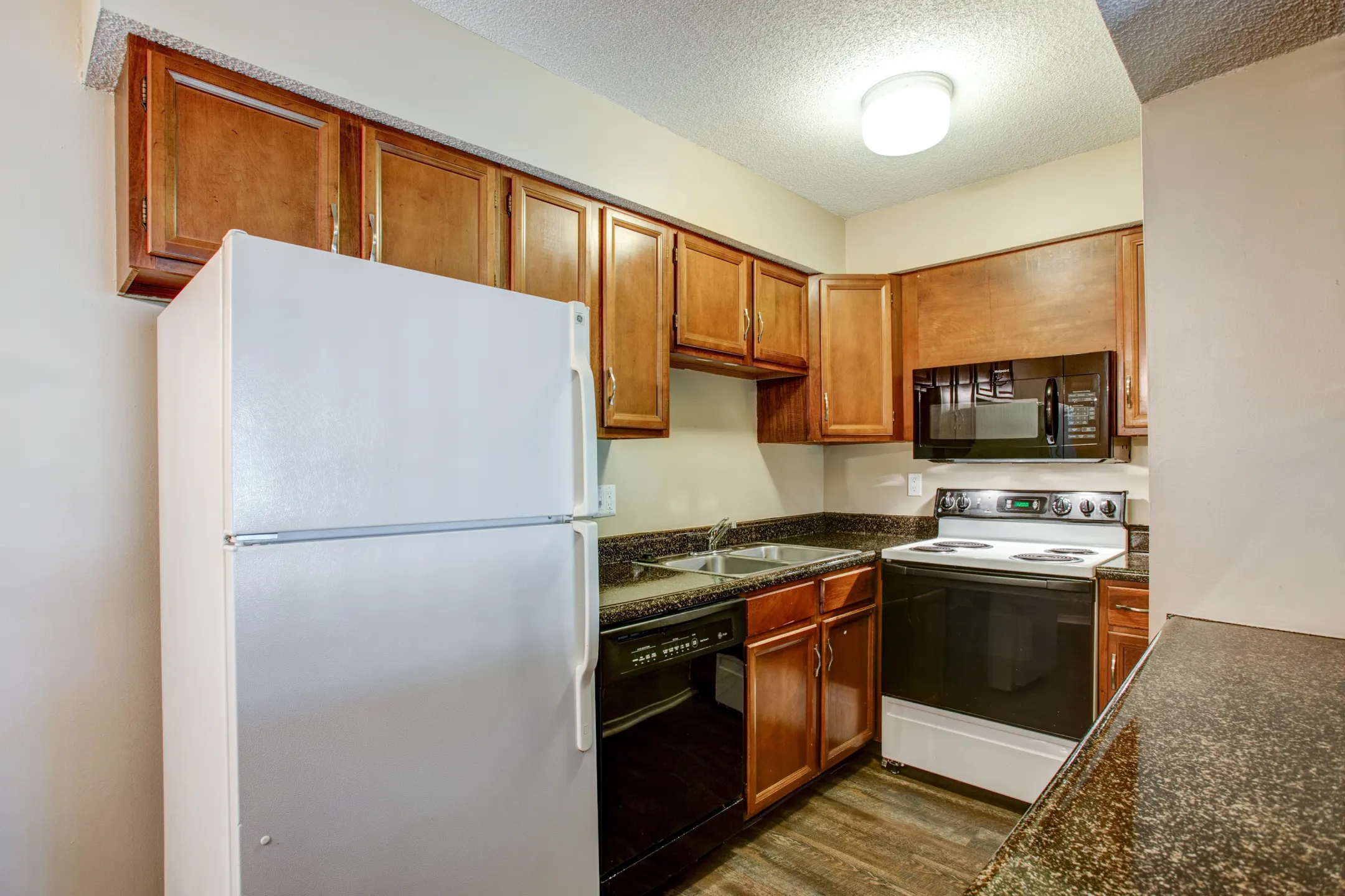 Woodlake Apartments Apartments Columbia, MO 65202