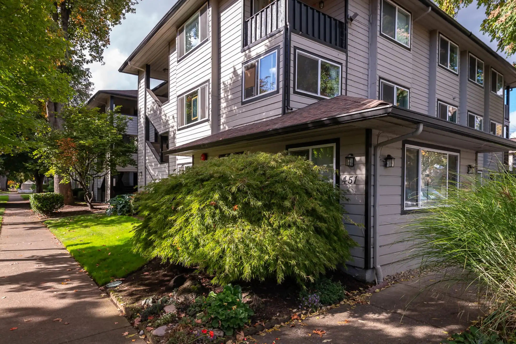 Broadway Center Apartments Eugene, OR 97401