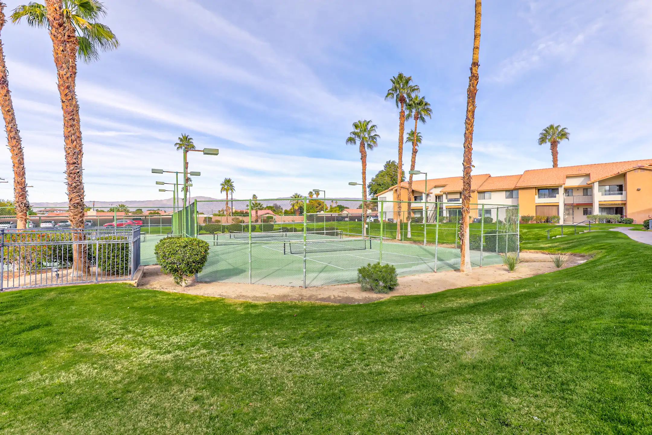 Saddleback Luxury Homes Apartments Bermuda Dunes, CA 92203