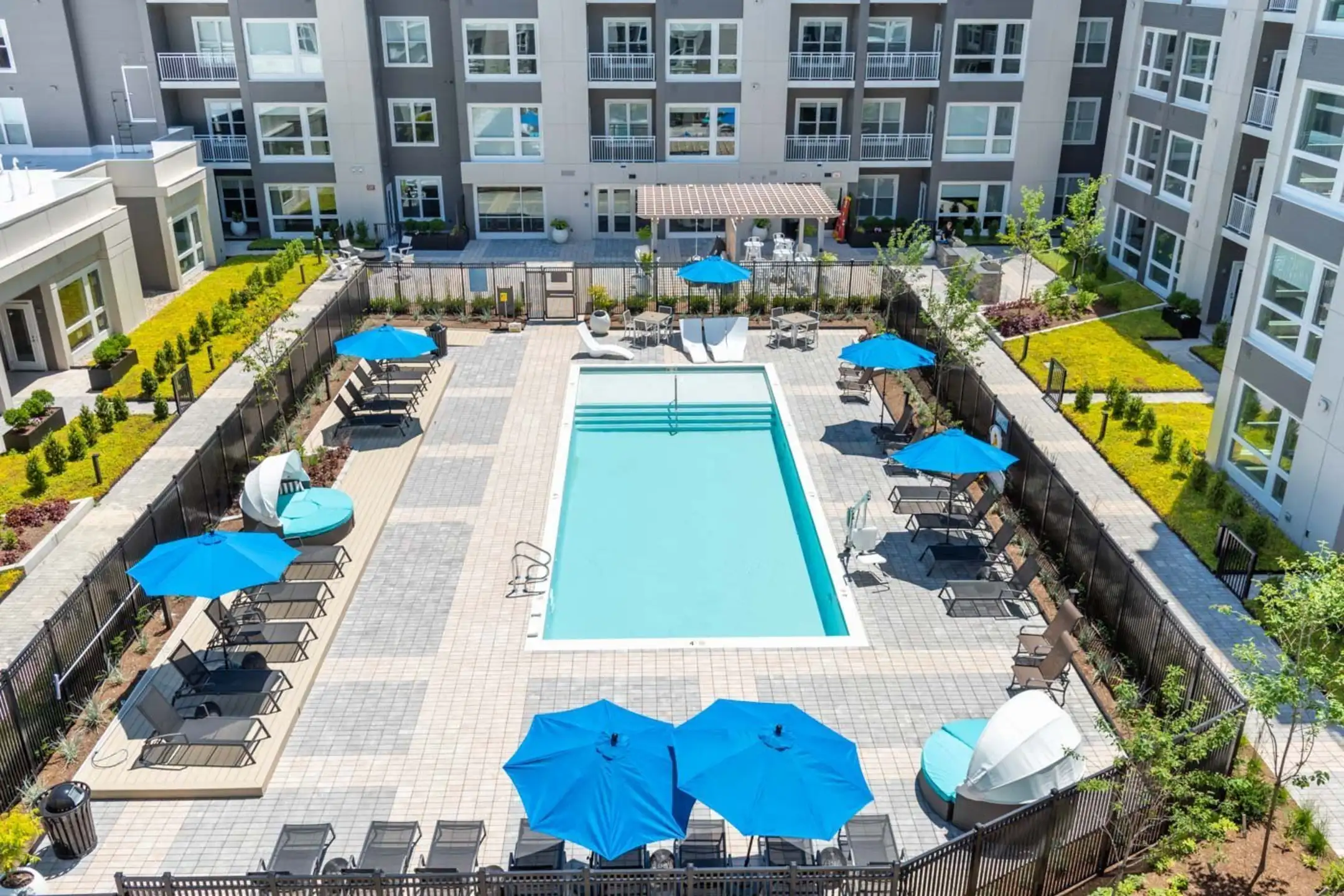 Union and West Apartments Walpole, MA 02081