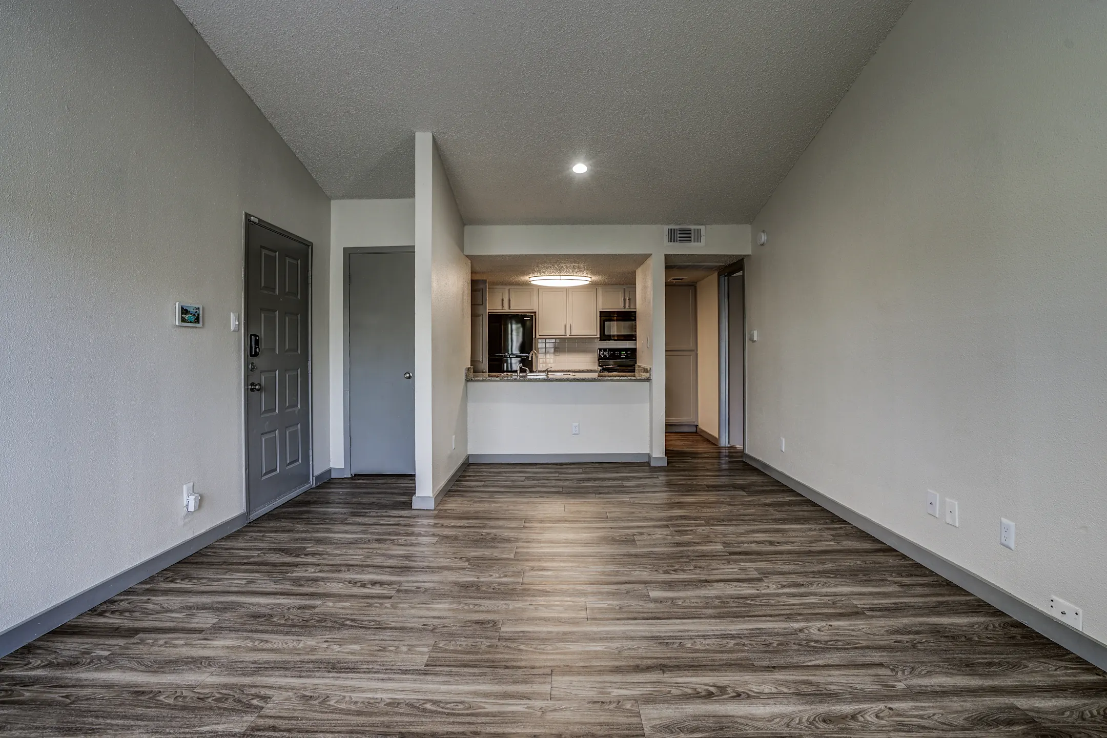 The Bentley Apartments Dallas, TX 75243