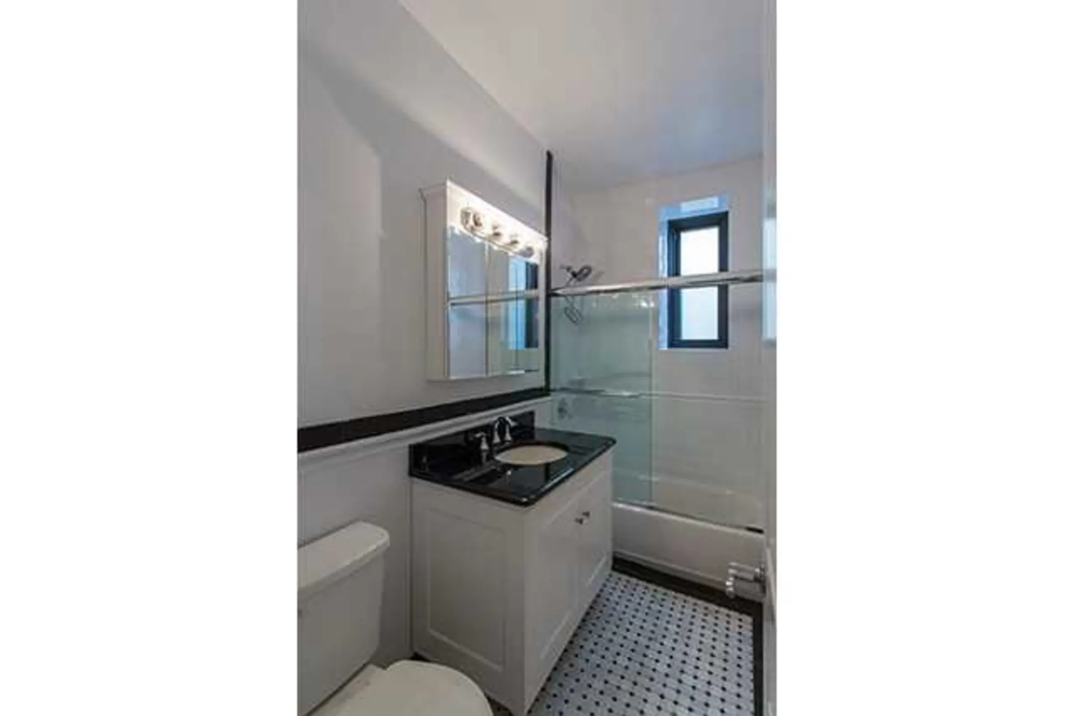 Bathroom - Fairfield Terrace At Lynbrook Village - Lynbrook, NY