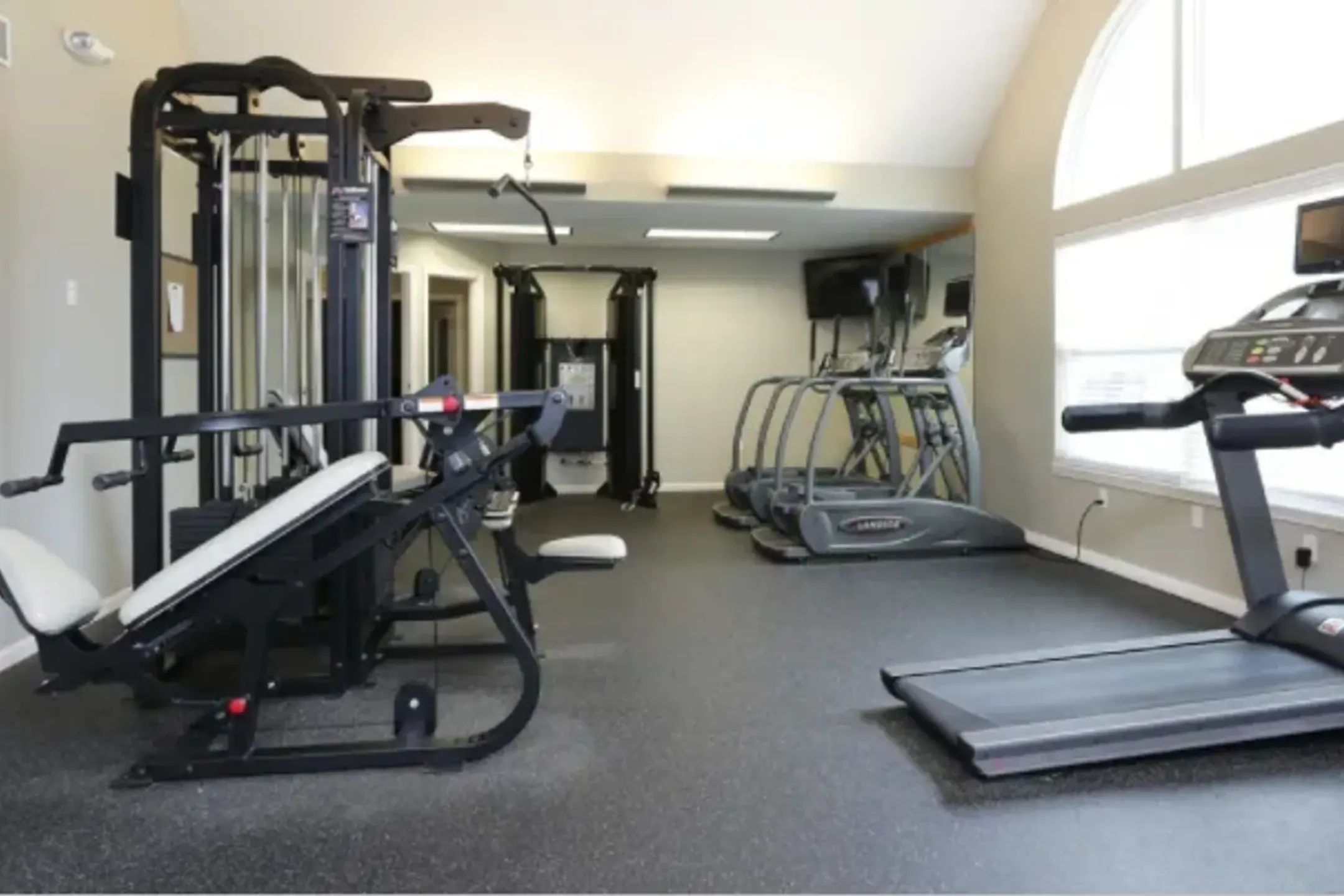 Covington Square on Vale Park Apartments Valparaiso, IN 46383