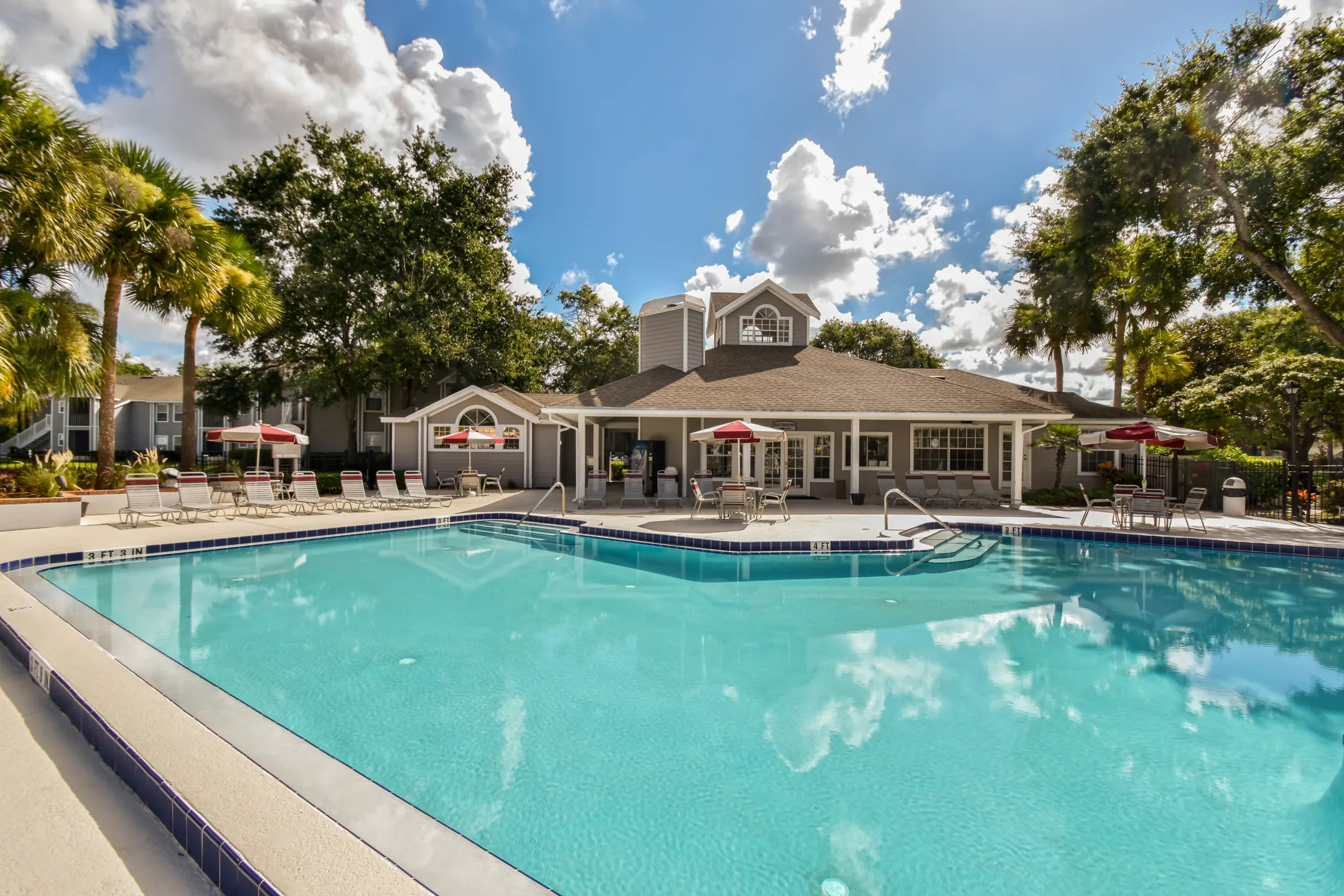 Pool - Colonial Pointe Apartments - Orlando, FL