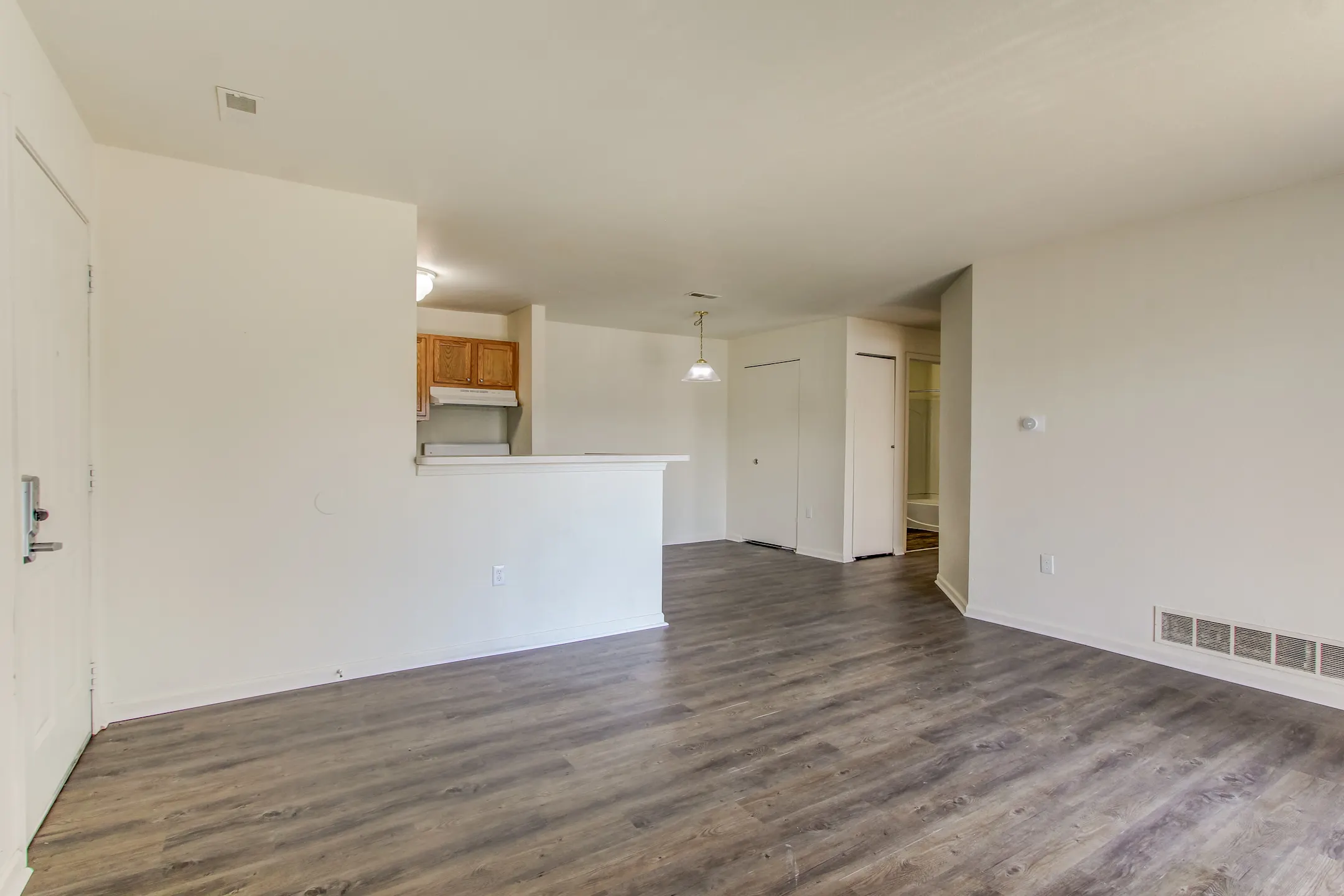 Cedarshores Apartment Homes 5280 Cedar Shores Ct Flint, MI