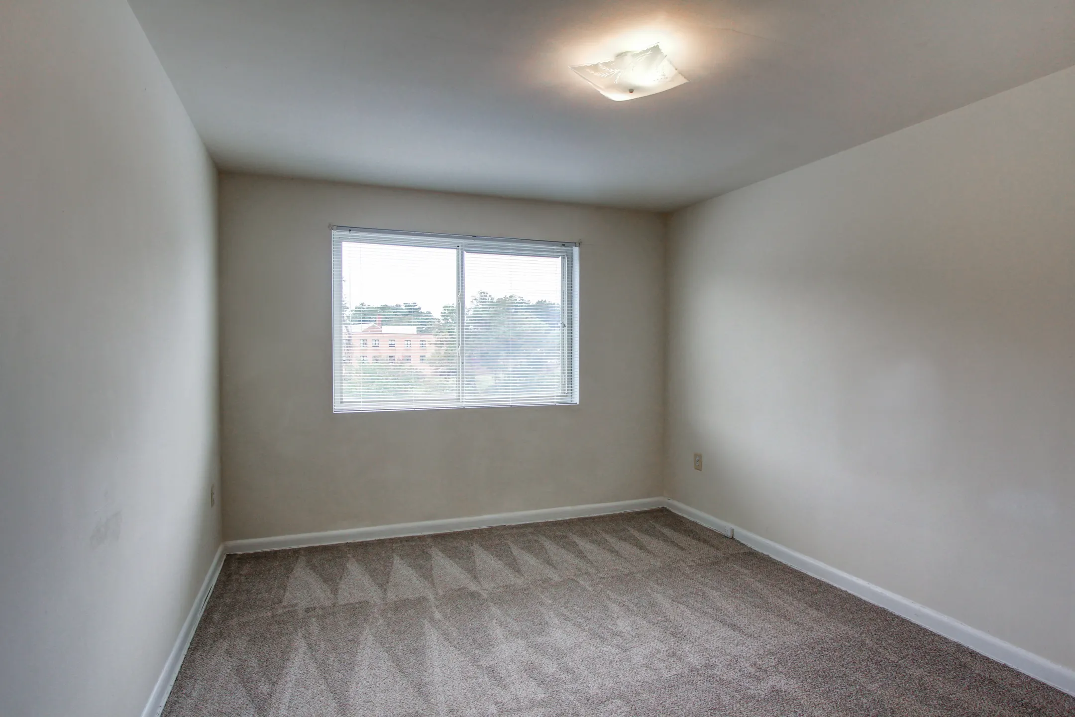 Bedroom - Thayer Terrace - Silver Spring, MD