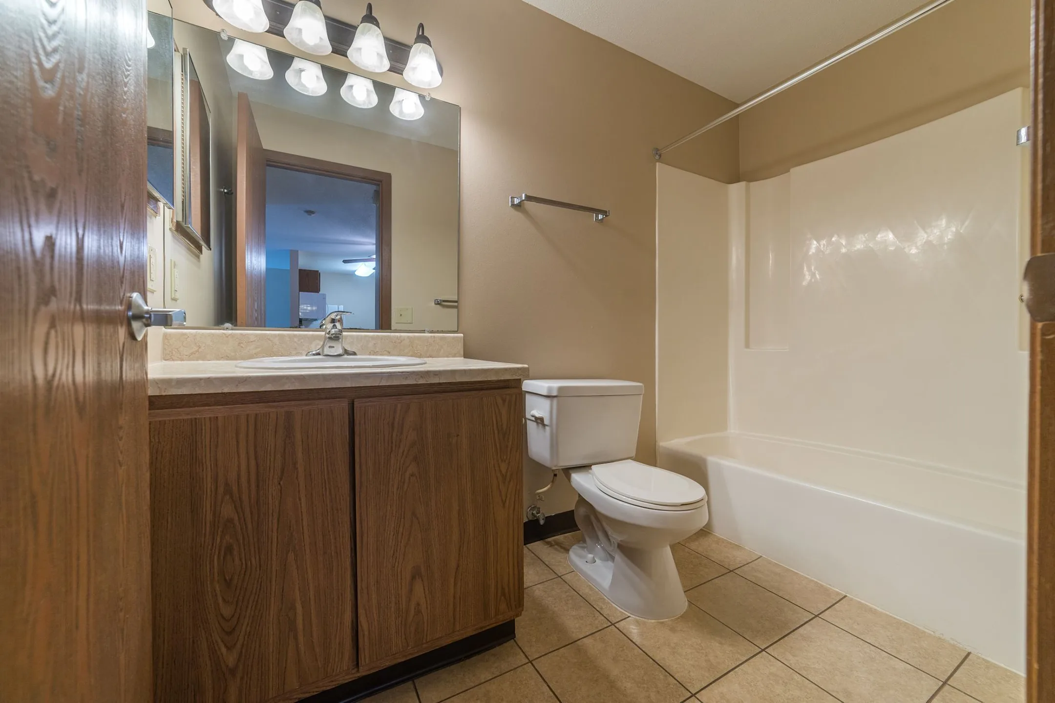 Springbrook Estates 807 N Cleveland Ave Sioux Falls, SD Apartments