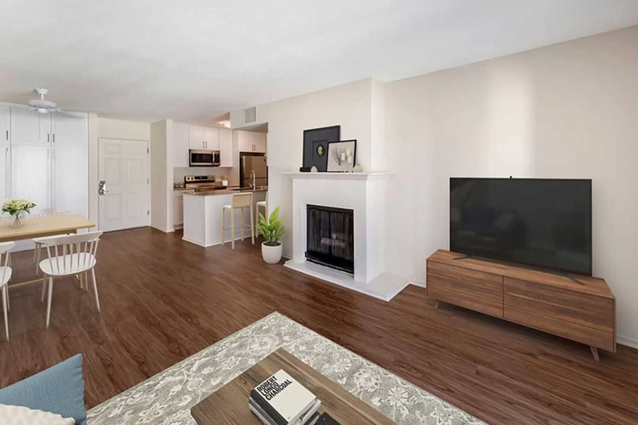 eaves Woodland Hills 22122 Victory Blvd Woodland Hills, CA