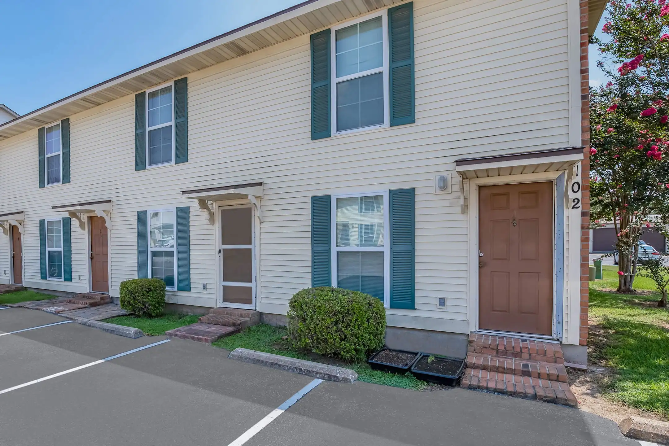 Garden Heights 101 St Ferdinand Pl Youngsville, LA Apartments for