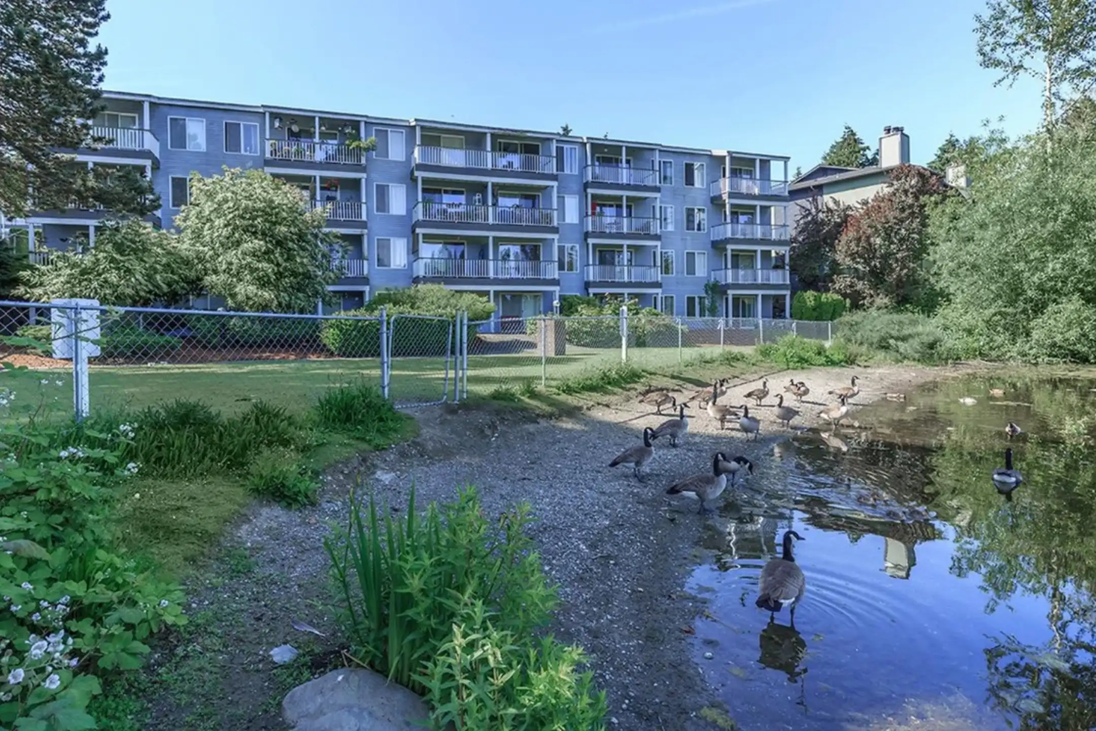 Building - Shoreside Village - Everett, WA