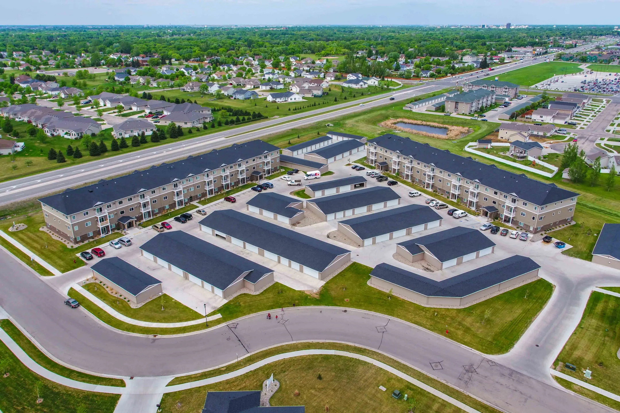 StoneMill Pond Apartments 900 44th Ave S Moorhead, MN Apartments