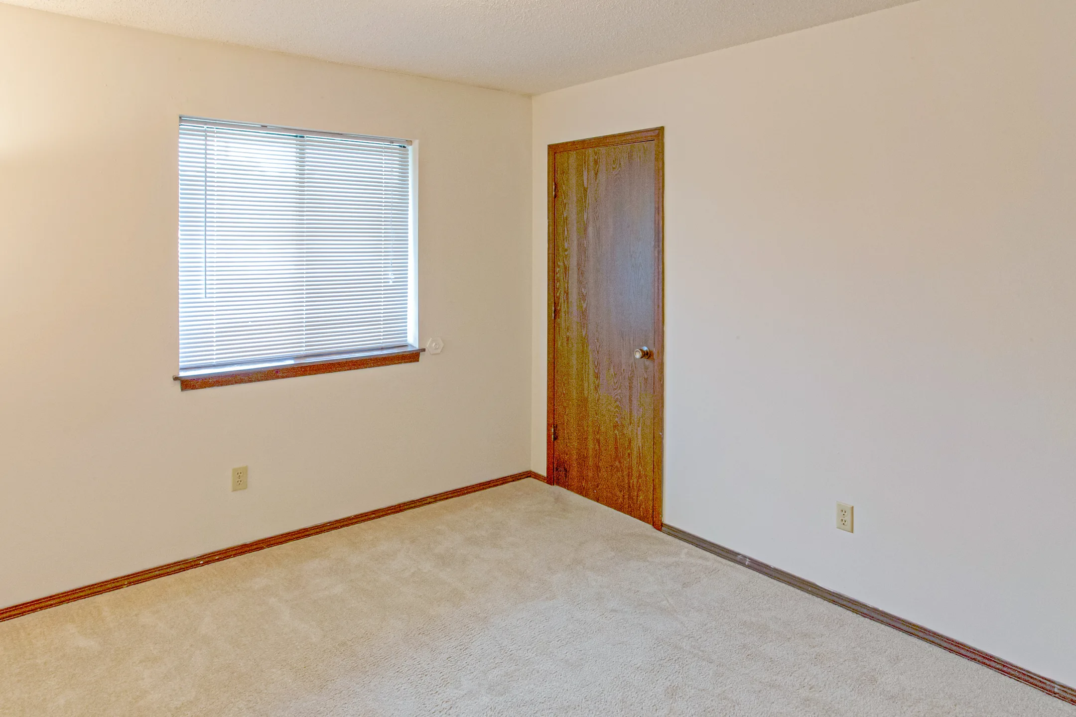 Greystone Properties 212 E Norton Rd Springfield, MO Apartments for