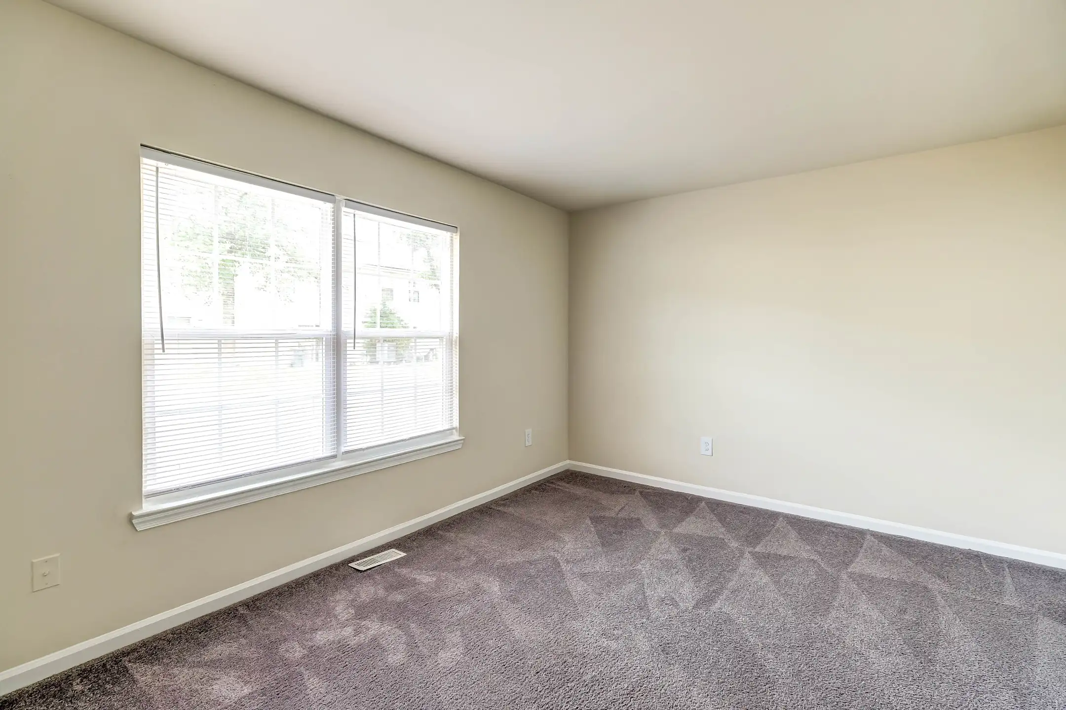 Bedroom - The Grove - Halethorpe, MD