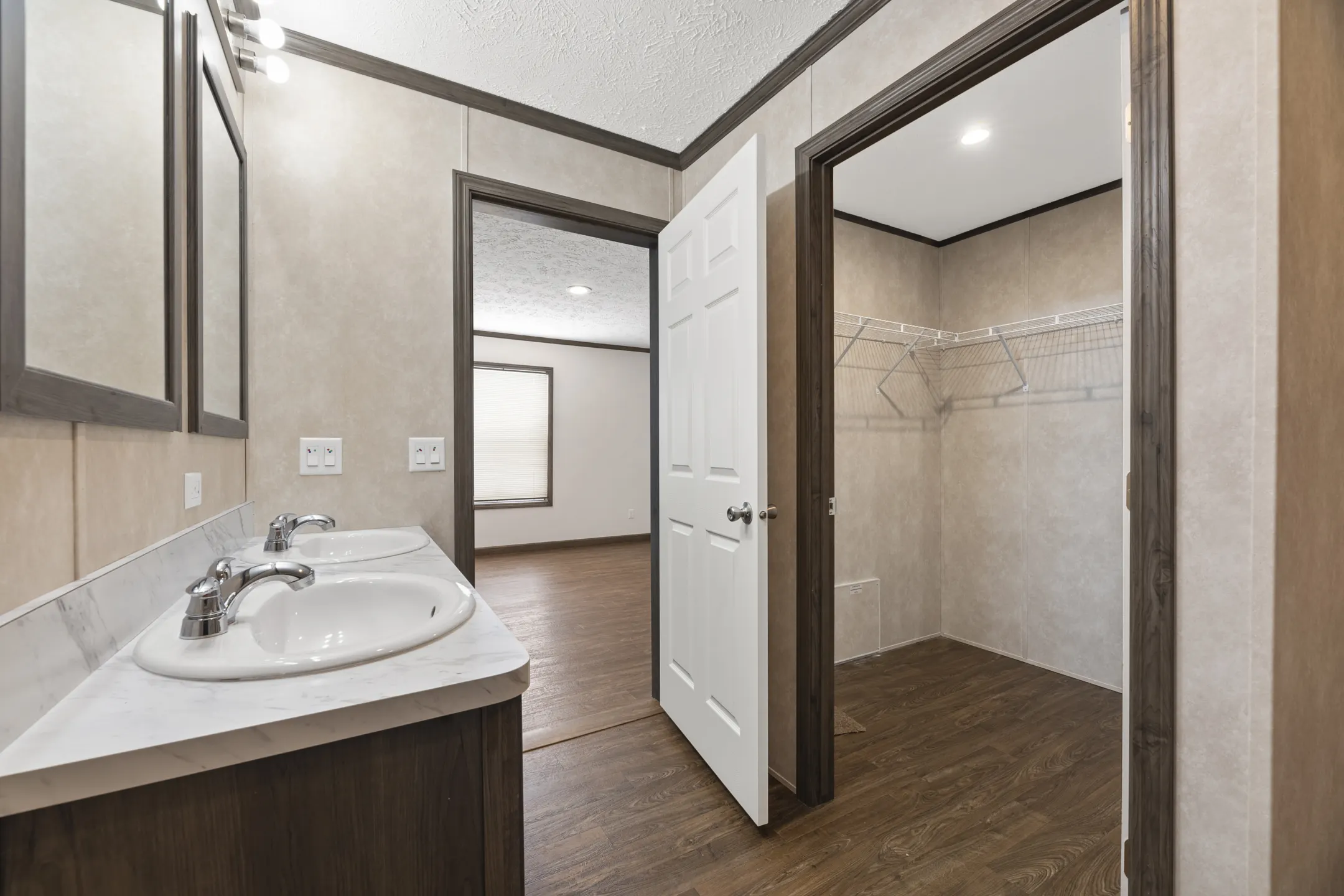 Buckeye Trails 10694 Ashville Pike Lockbourne, OH Apartments for