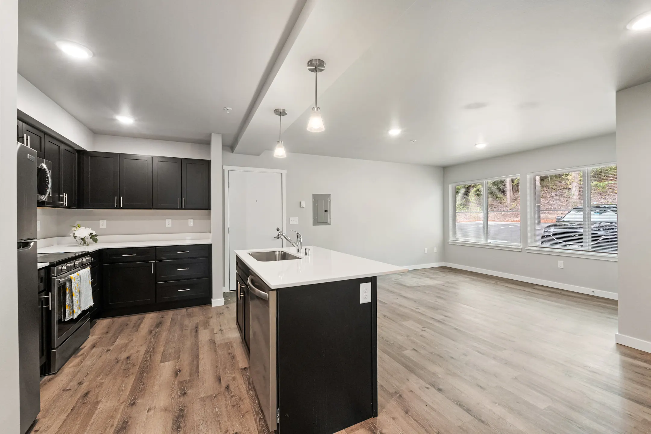 Hillside Apartments 18426 Veterans Memorial Drive East Bonney Lake, WA Apartments for Rent