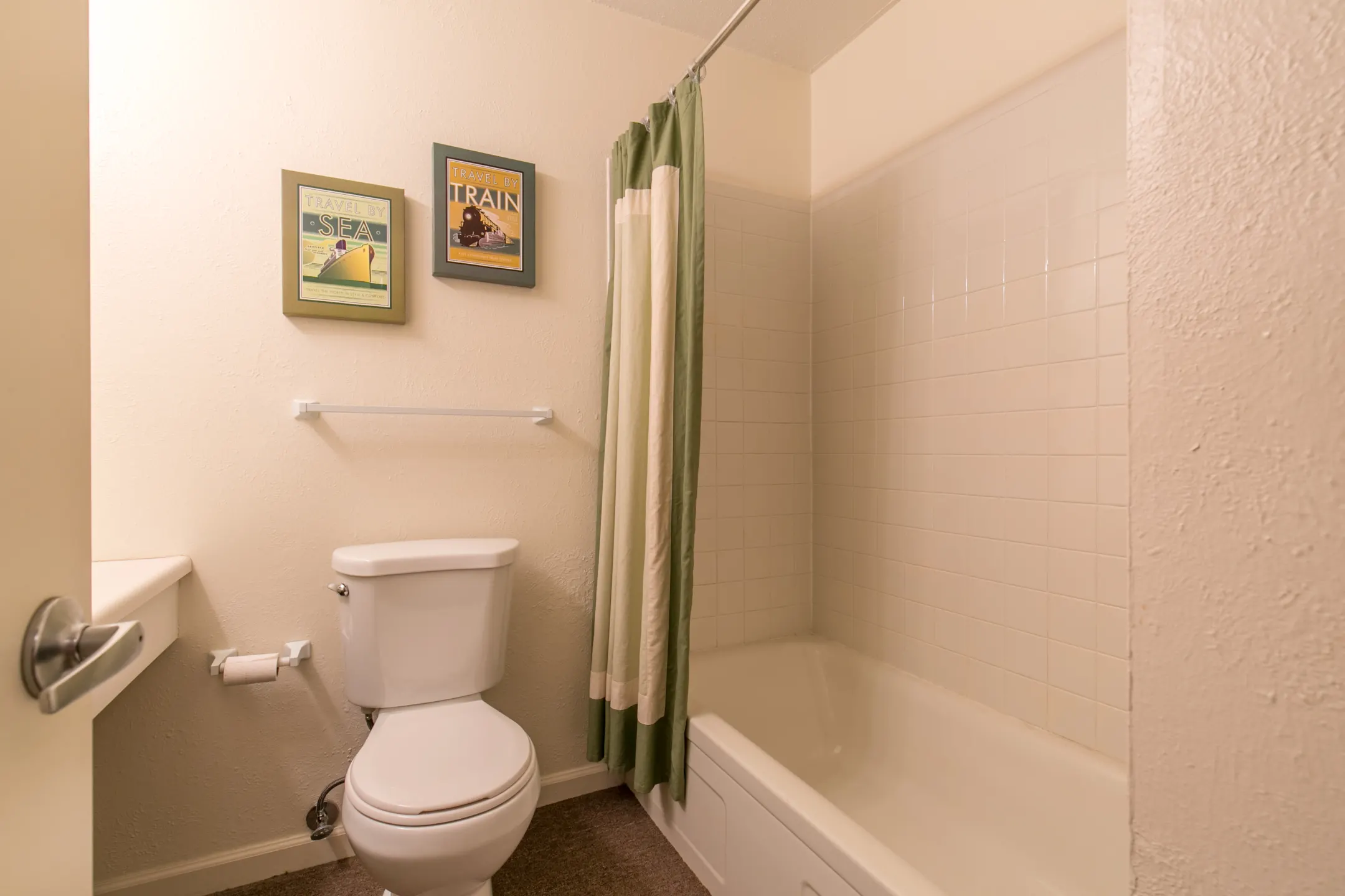 Bathroom - Maple Grove Townhomes - Toledo, OH