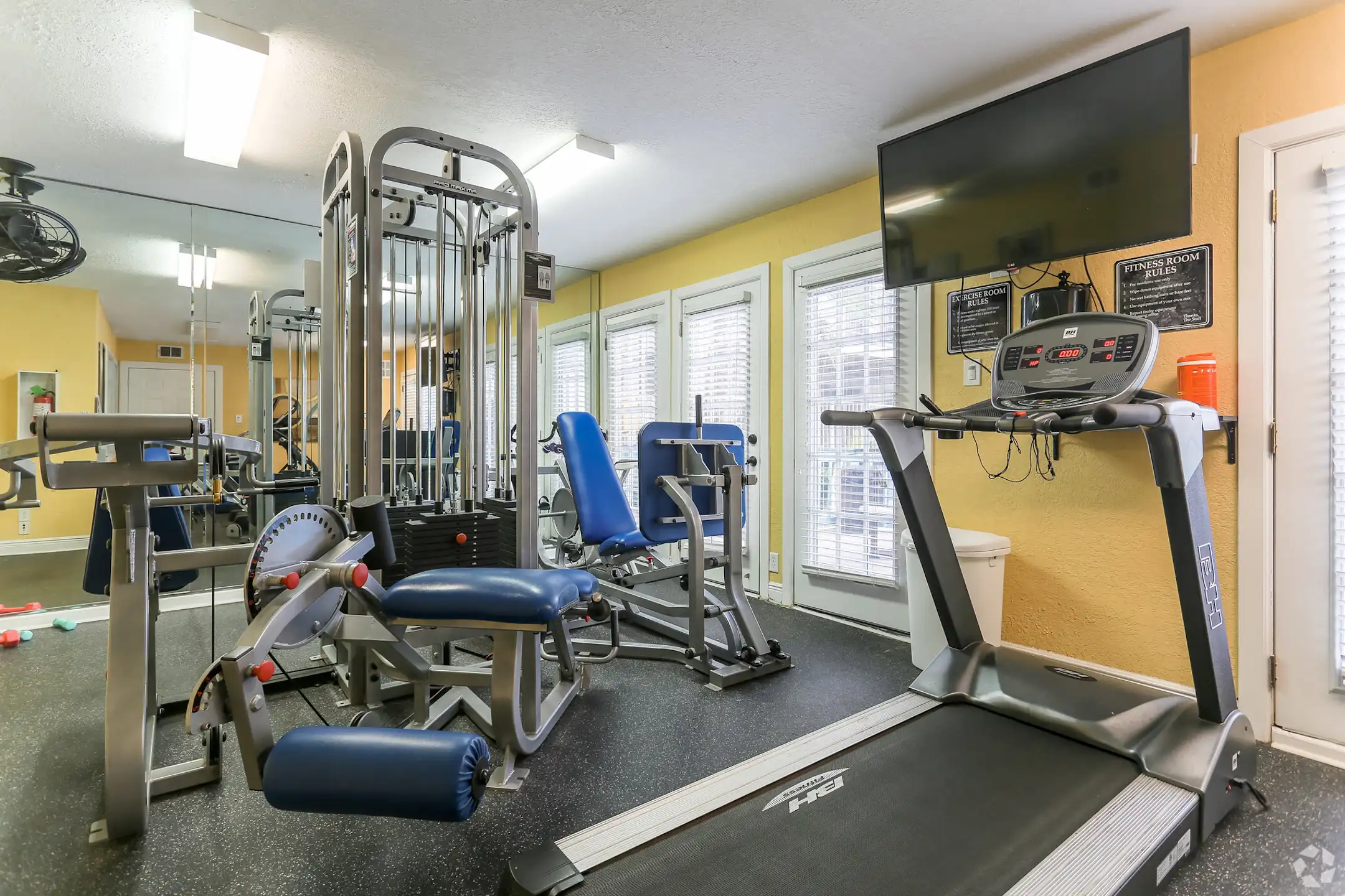Fitness Weight Room - Dwell at Clear Lake - Seabrook, TX