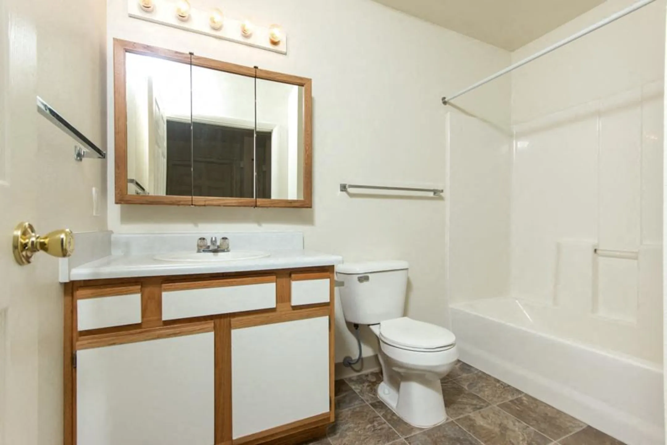 Bathroom - Kensington Apartments - Cedar City, UT