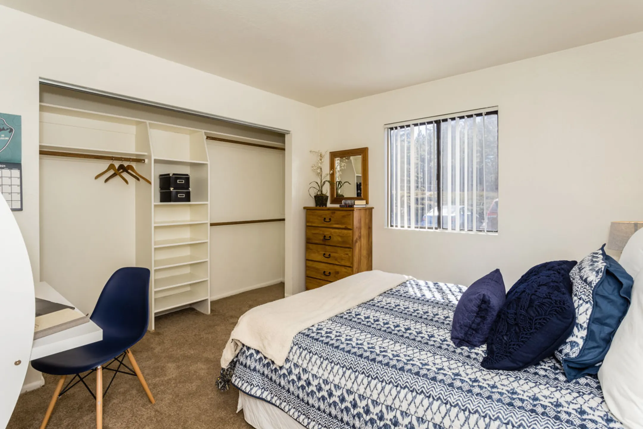 Bedroom - University Square Apartments - Flagstaff, AZ