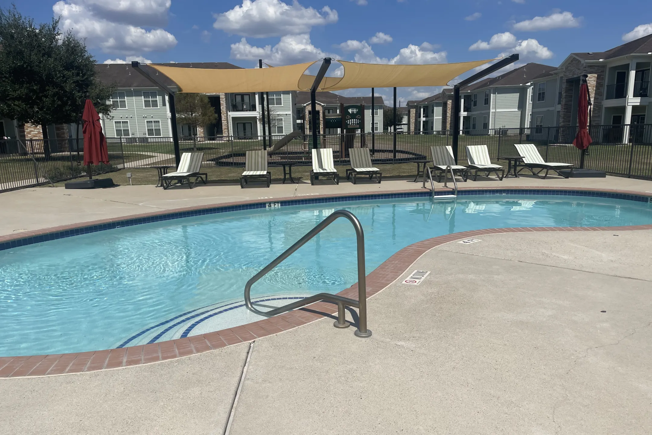 Pool - Point Royale Apartments - Victoria, TX