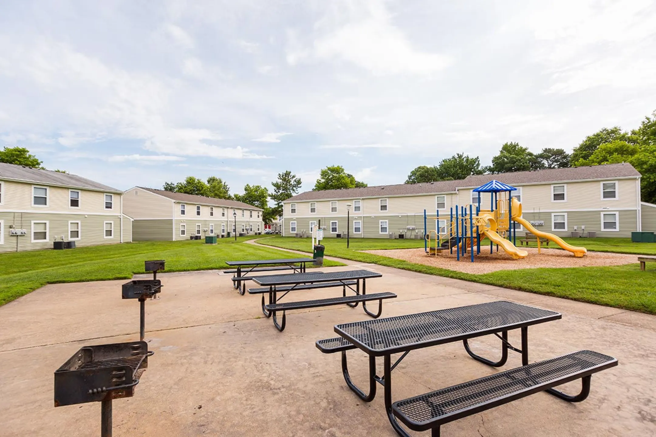 Kingsbridge Apartments 13 Johnstown Cres Chesapeake, VA for Rent