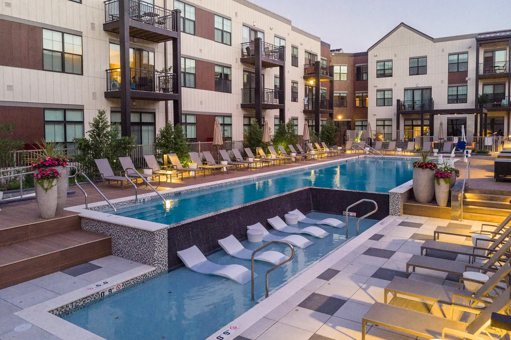 The District Apartments Montvale, NJ 07645