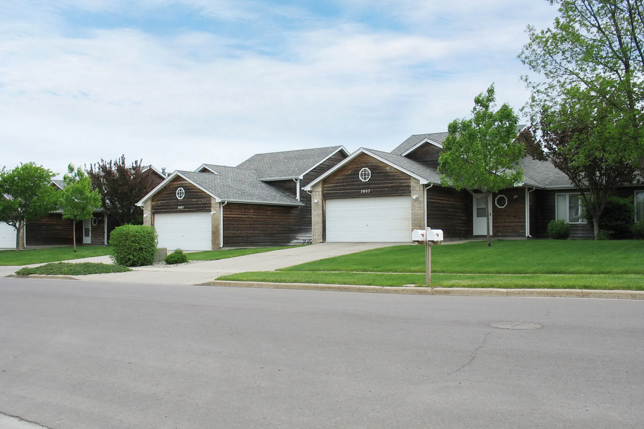 Building - Cottage West - Sioux Falls, SD