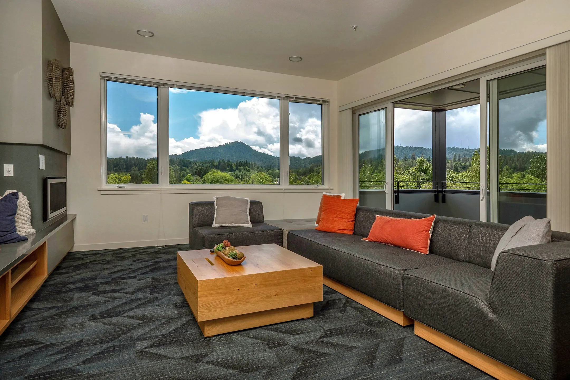 Amazon Corner Apartments 3195 Hilyard St Eugene, OR Apartments for