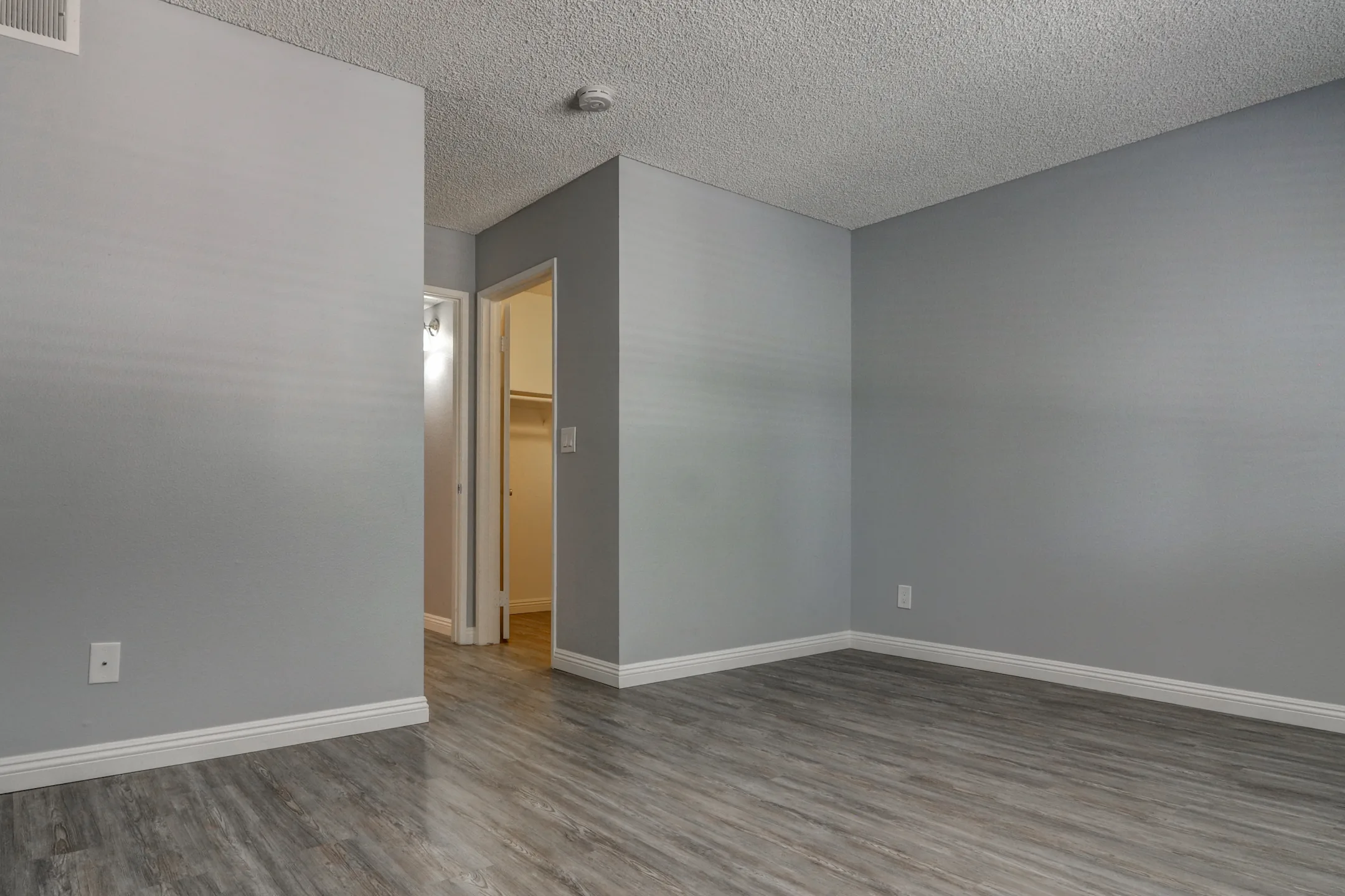 Stillmore 19400 Stillmore St Canyon Country, CA Apartments for Rent