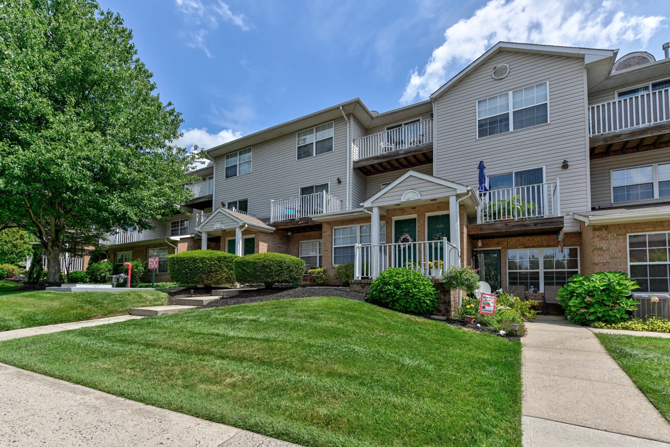 Whiton Hills Apartments Branchburg, NJ 08853