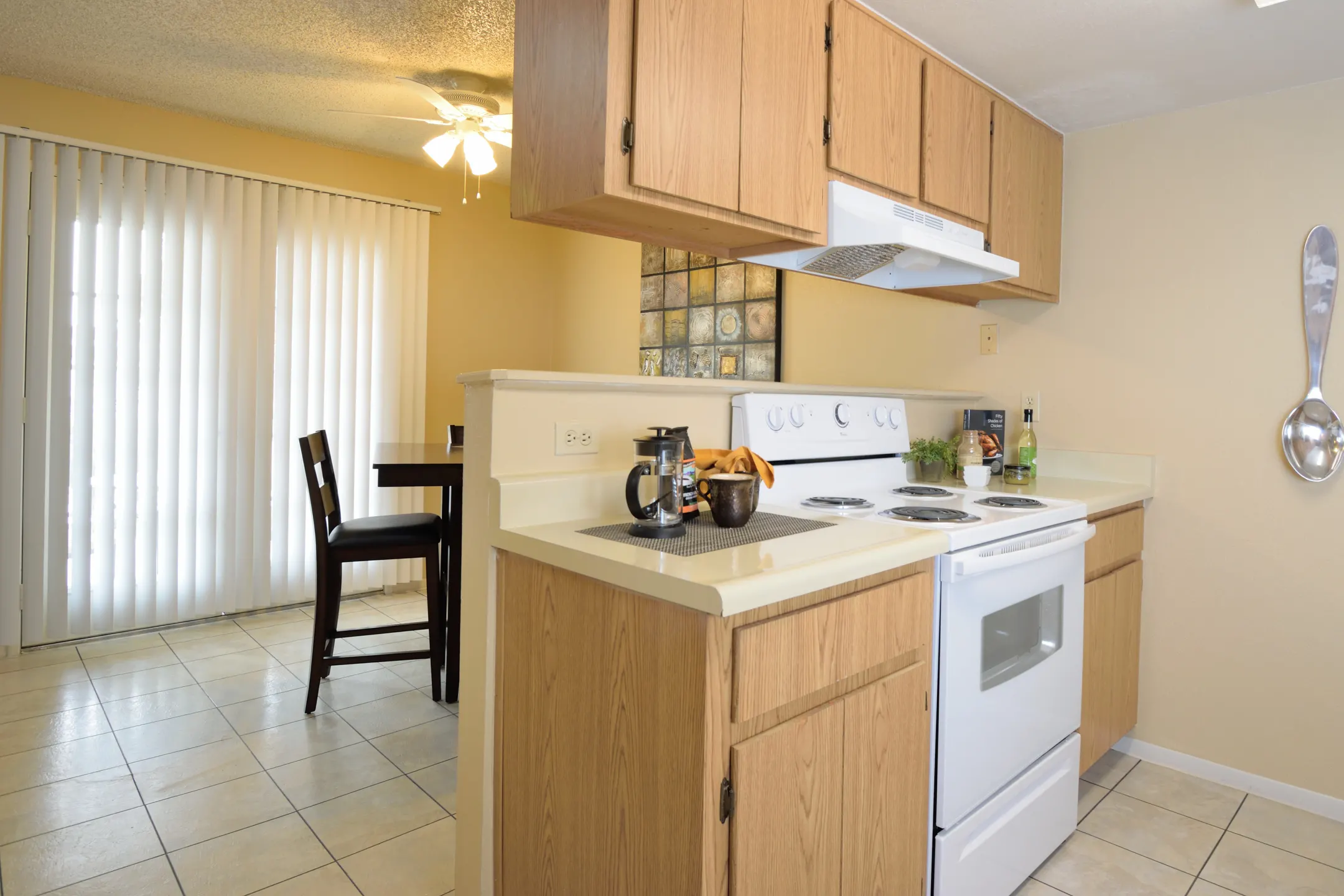 Kitchen - Camelot Apartments - AZ - Yuma, AZ