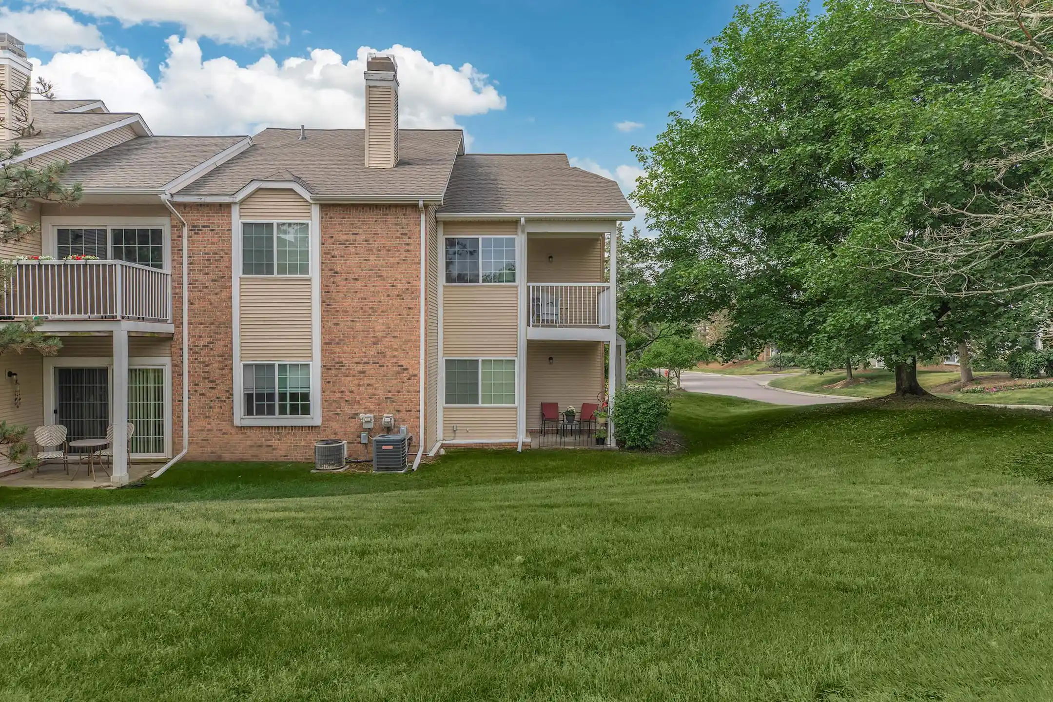 Chimney Hill Apartments 6834 Chimney Hill Dr West Bloomfield, MI