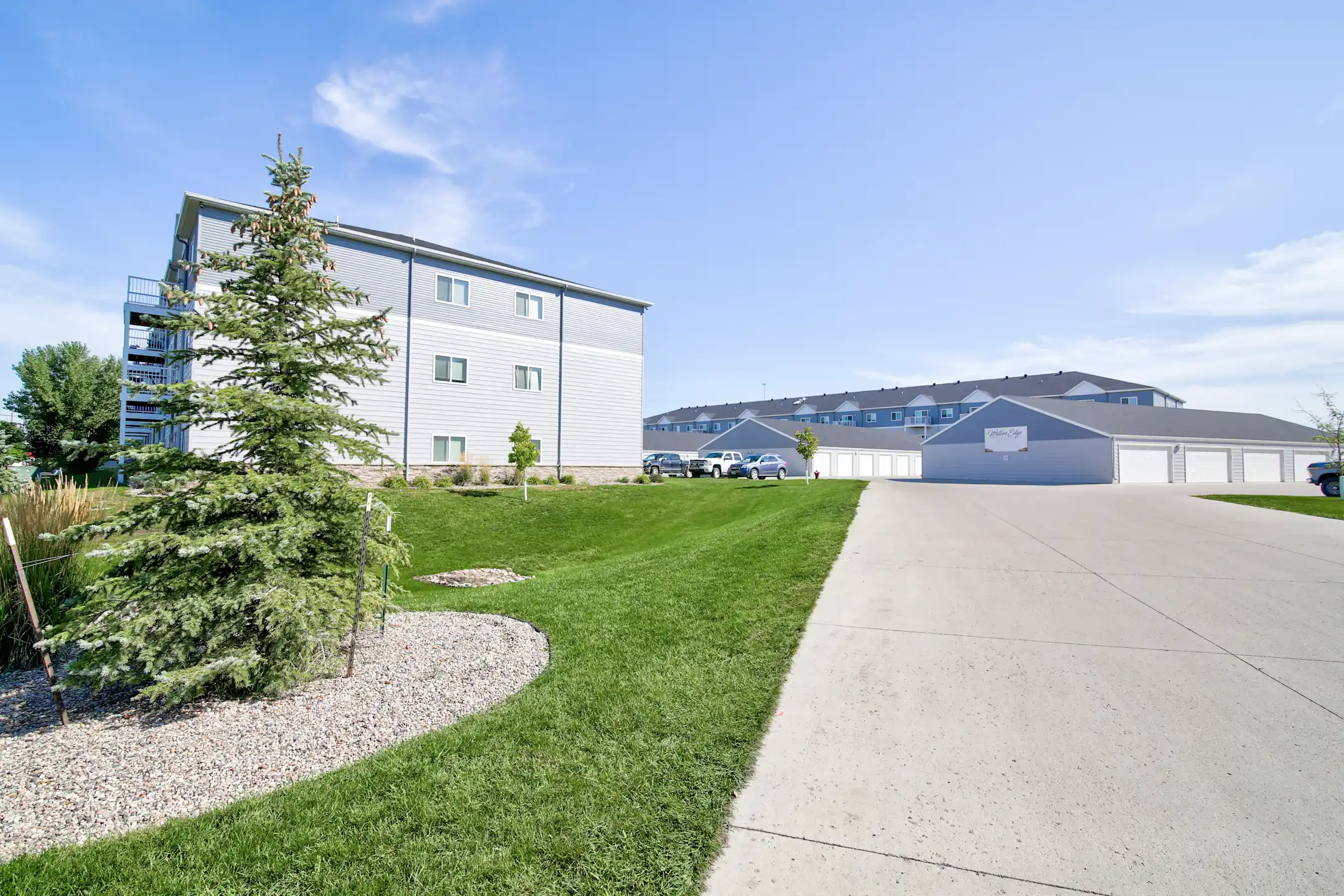 Waters Edge At Westbay 2500 46th Ave Se Mandan, ND Apartments for