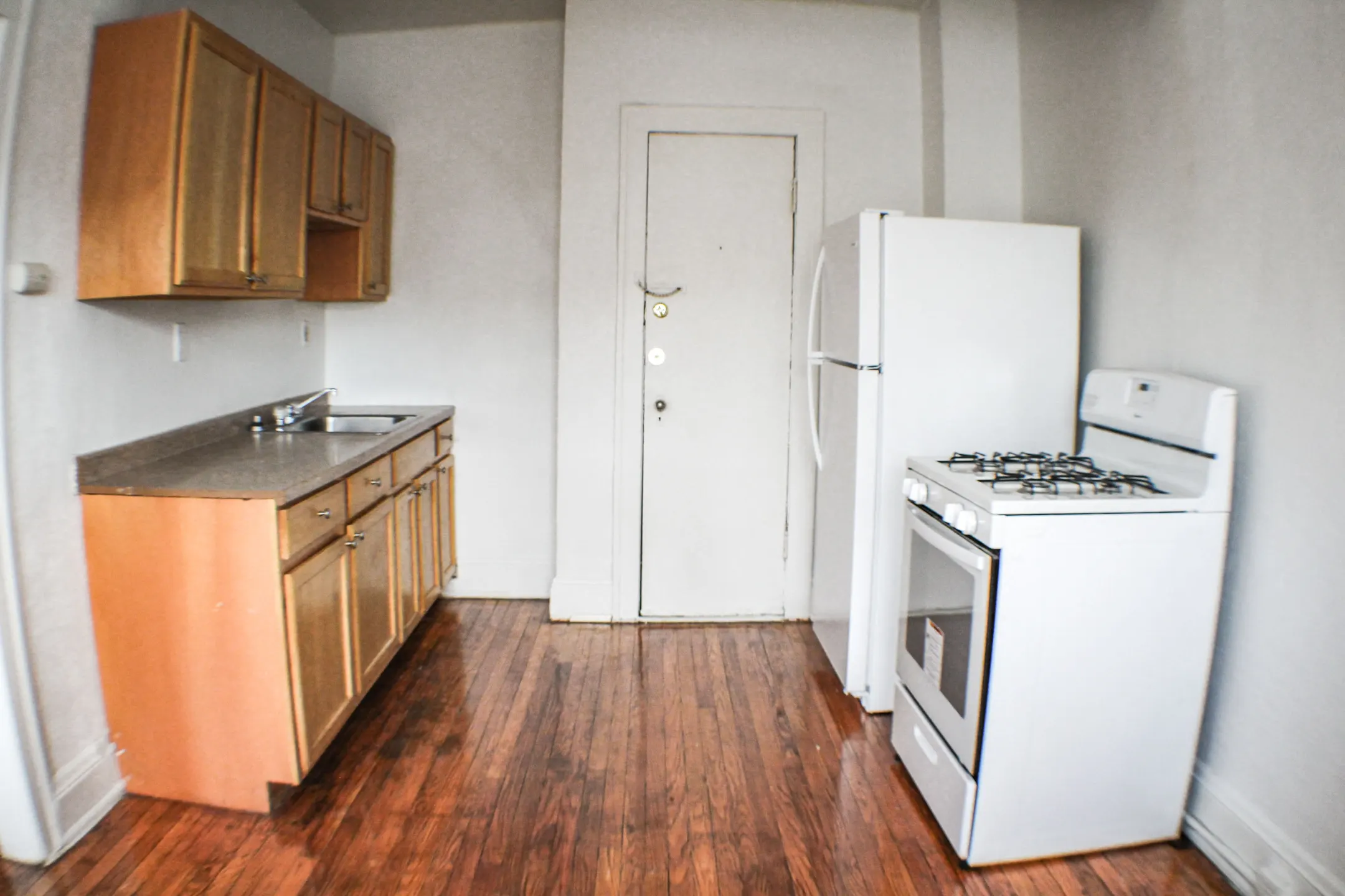 Kitchen - Essex Morley Apartments - Cleveland Heights, OH