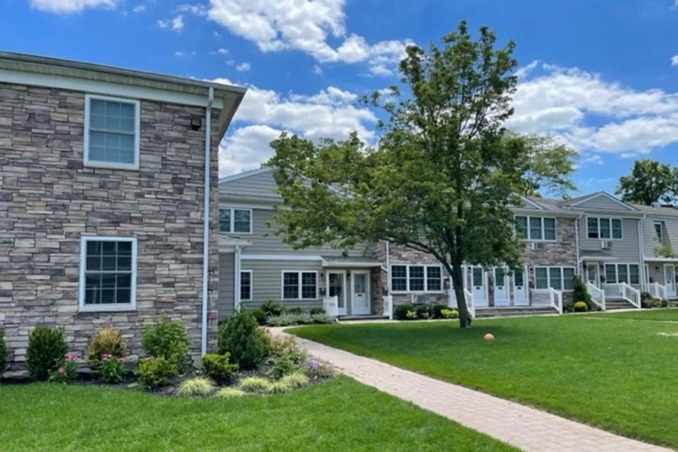 Fairfield Village At Commack Apartments Commack, NY 11725