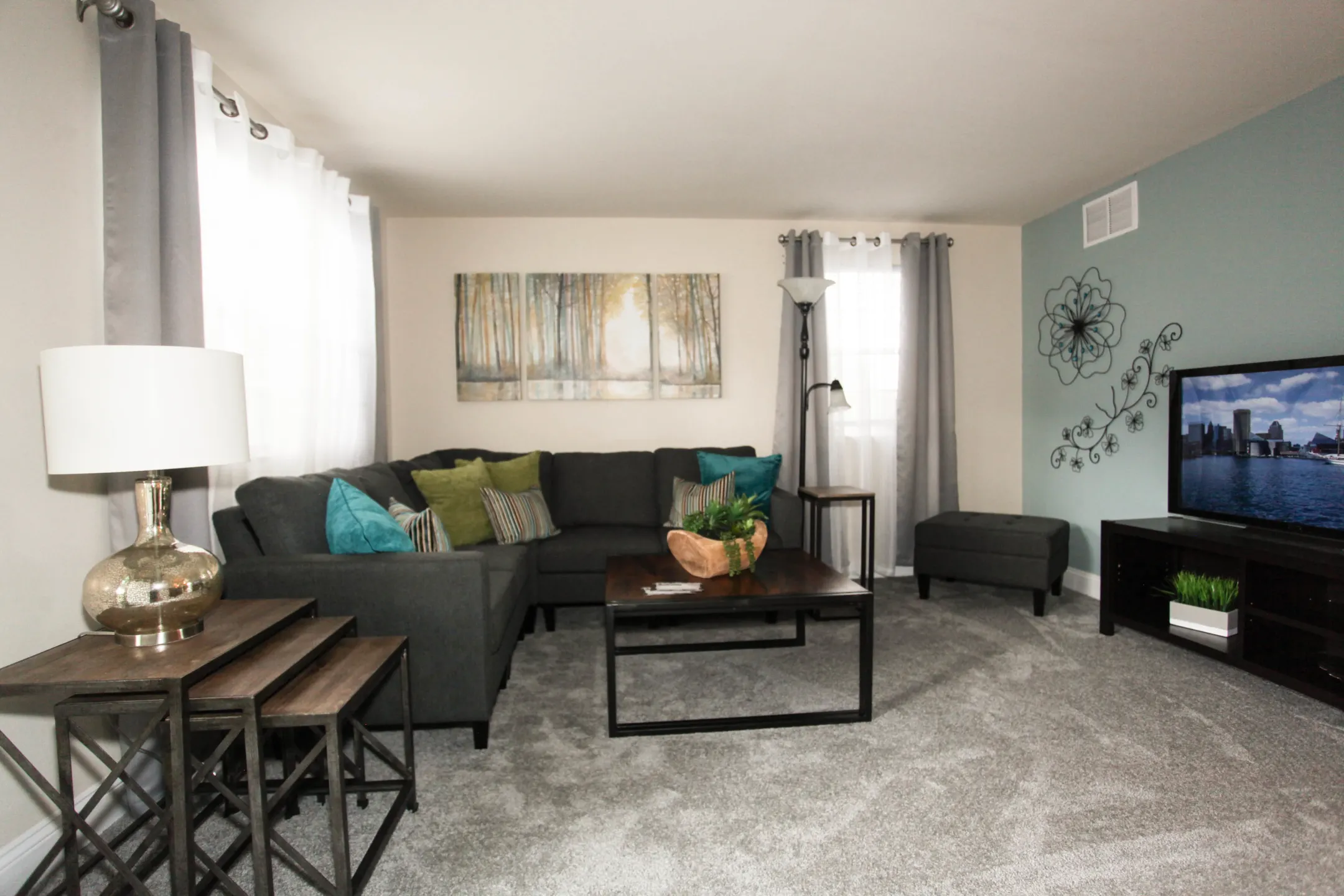 Living Room - Gardenvillage Apartments & Townhouses - Baltimore, MD
