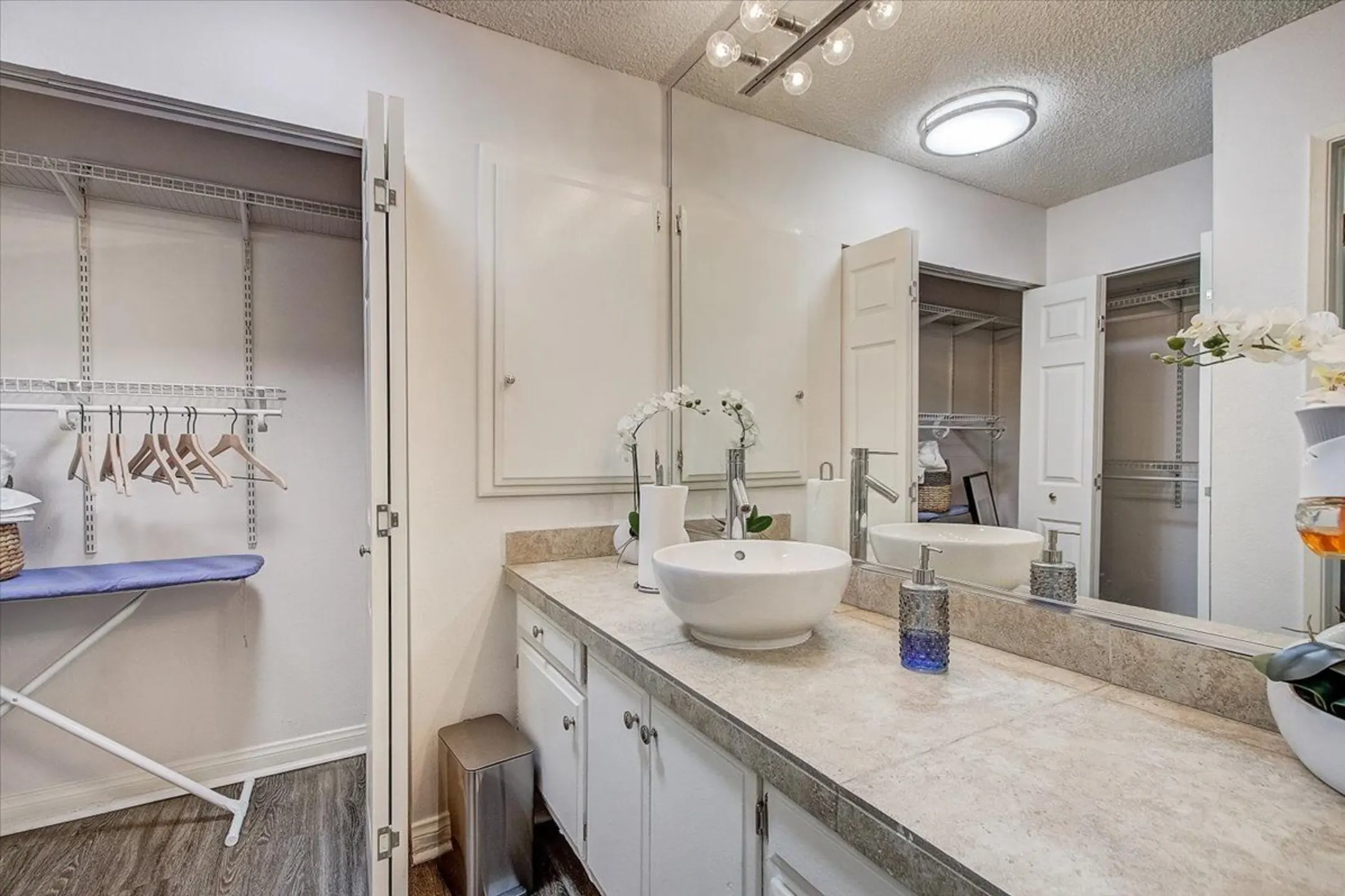 Bathroom - El Cordova Apartments - Carson, CA