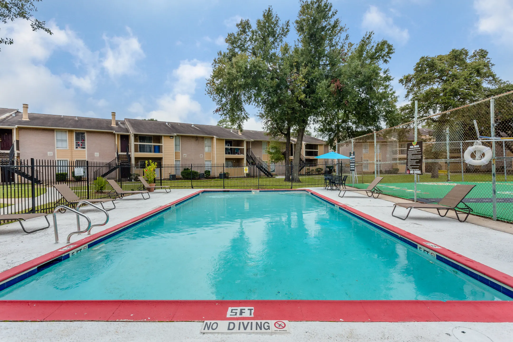 Pool - Thorntree - Houston, TX